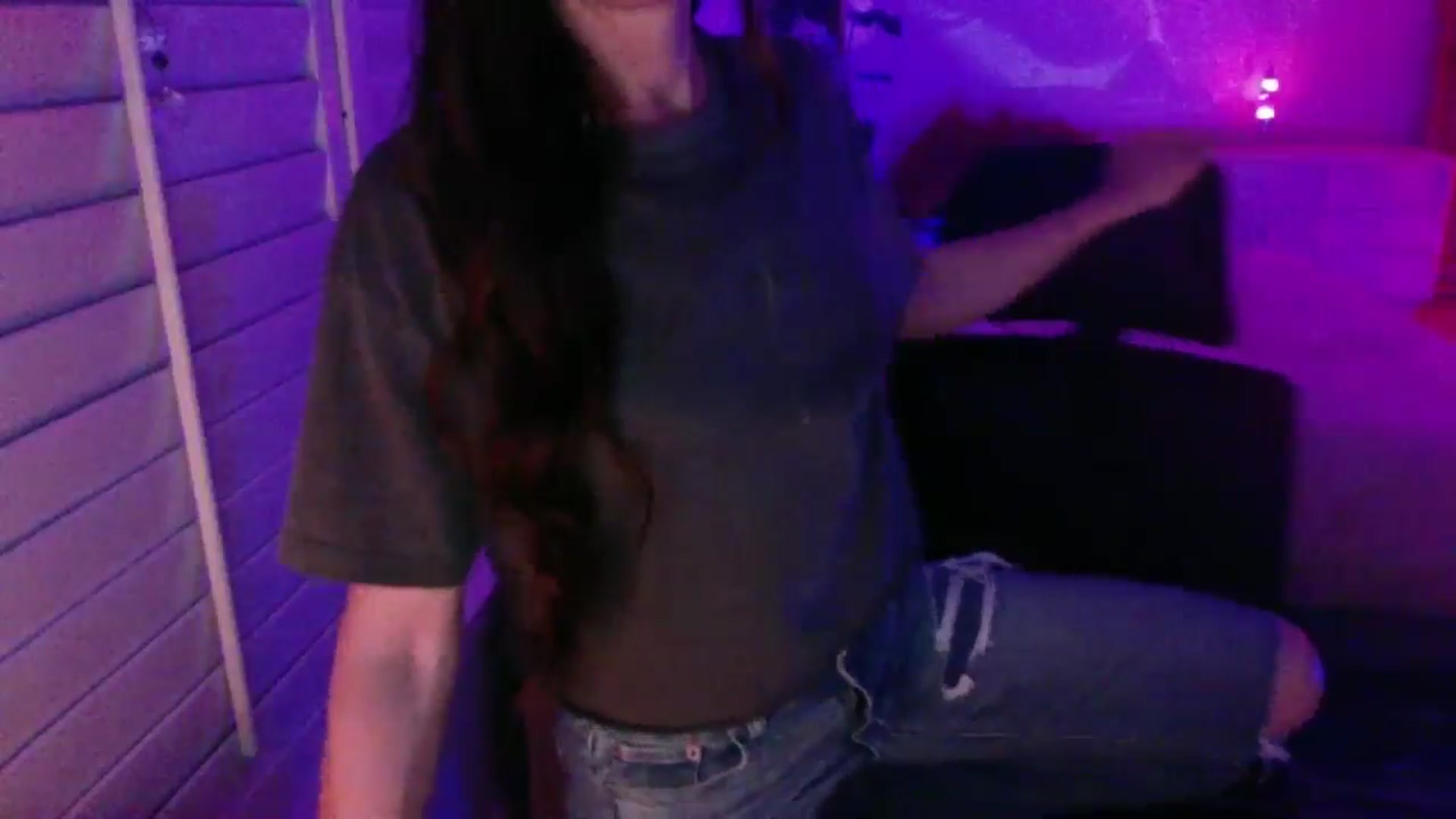 Gallery image thumbnail from P0SIE's myfreecams stream on, 04/13/2025, 03:41 image 10 of 20