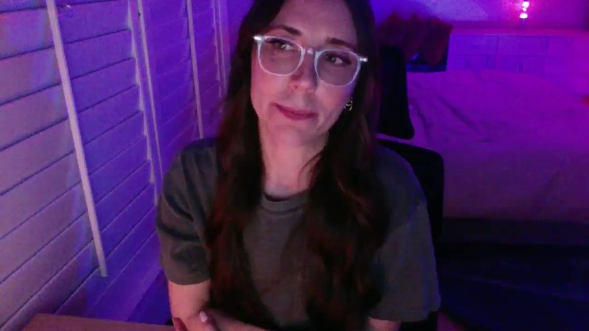 Gallery image thumbnail from P0SIE's myfreecams stream on, 04/13/2025, 03:41 image 17 of 20
