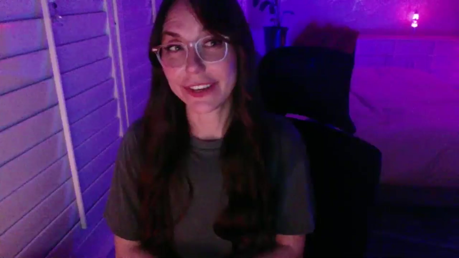 Gallery image thumbnail from P0SIE's myfreecams stream on, 04/13/2025, 04:31 image 13 of 20