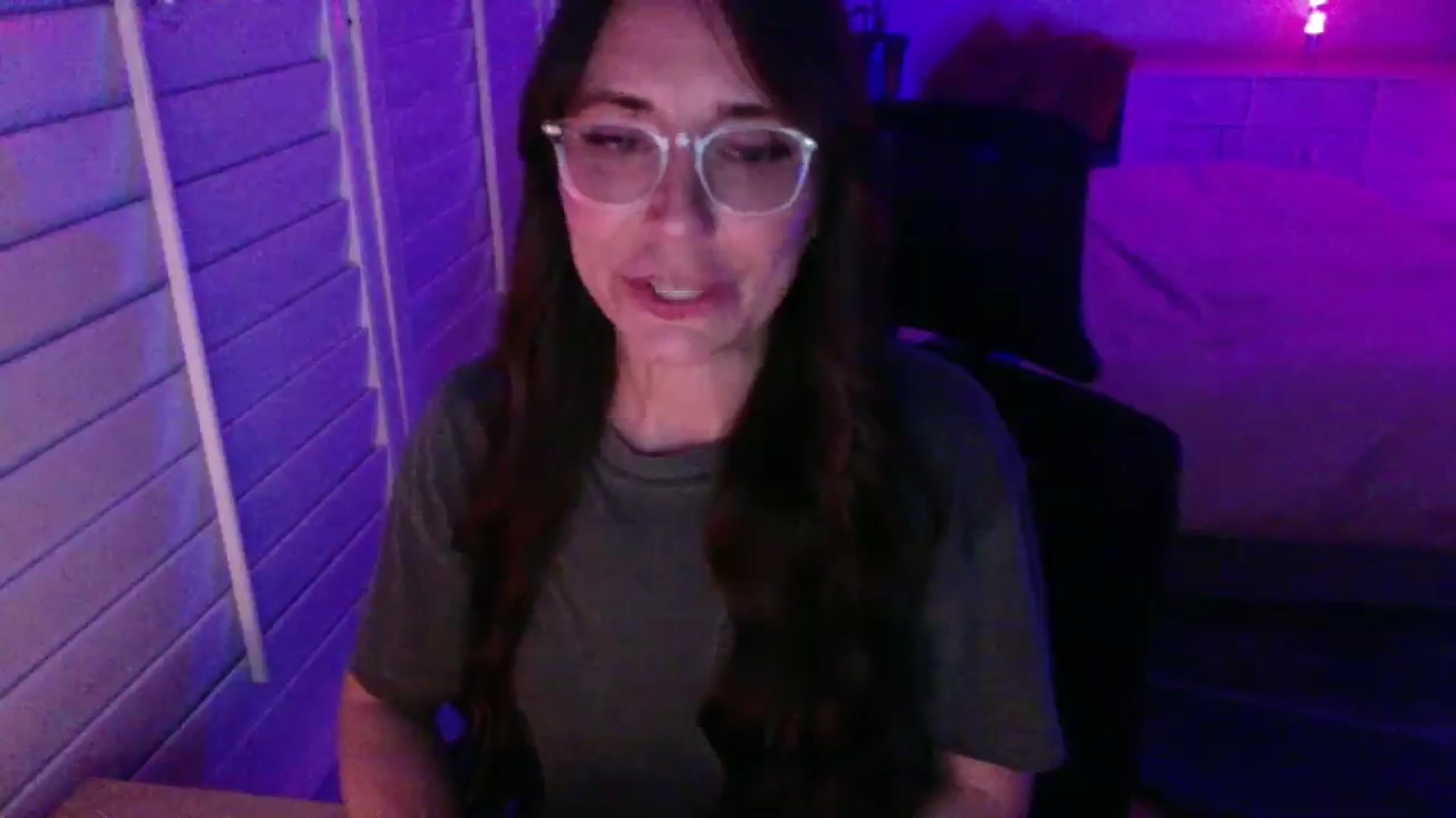 Gallery image thumbnail from P0SIE's myfreecams stream on, 04/13/2025, 04:31 image 15 of 20