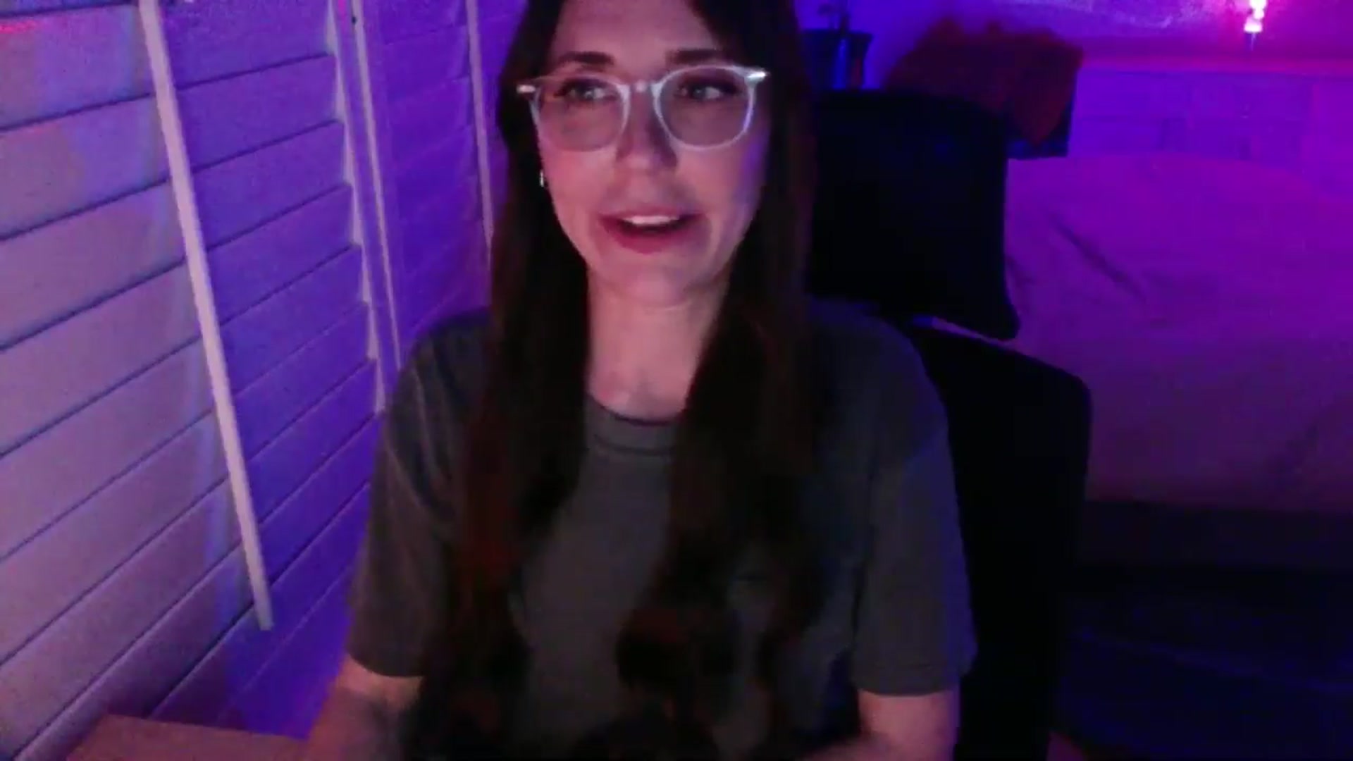 Gallery image thumbnail from P0SIE's myfreecams stream on, 04/13/2025, 04:31 image 16 of 20