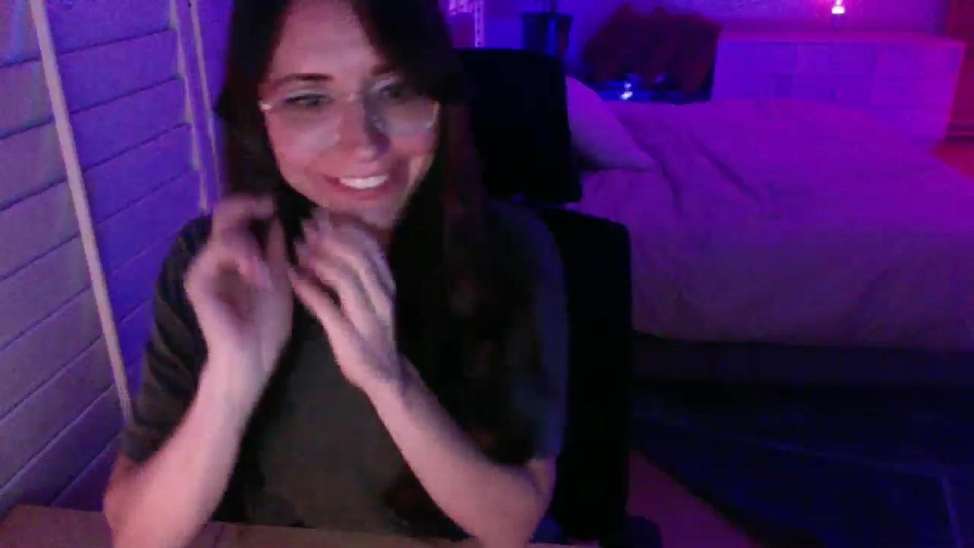 Gallery image thumbnail from P0SIE's myfreecams stream on, 04/13/2025, 04:31 image 8 of 20