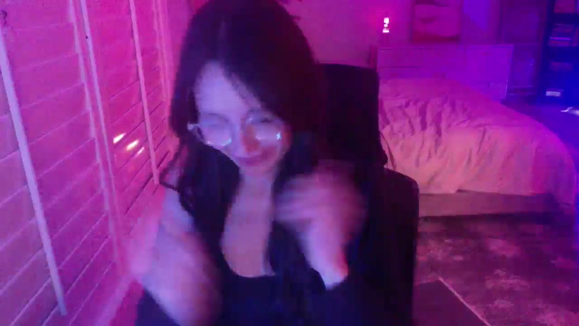 Gallery image thumbnail from P0SIE's myfreecams stream on, 05/04/2025, 08:58 image 6 of 20