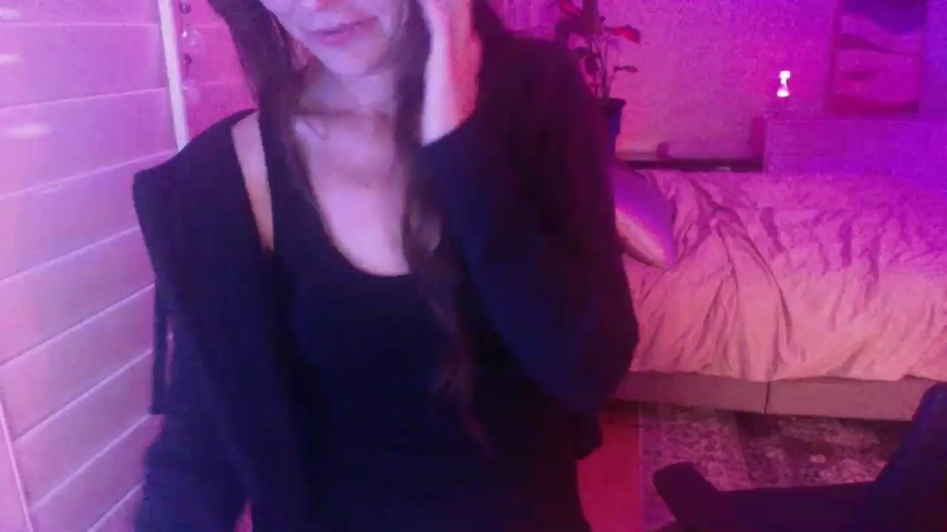 Gallery image thumbnail from P0SIE's myfreecams stream on, 05/04/2025, 09:53 image 1 of 20