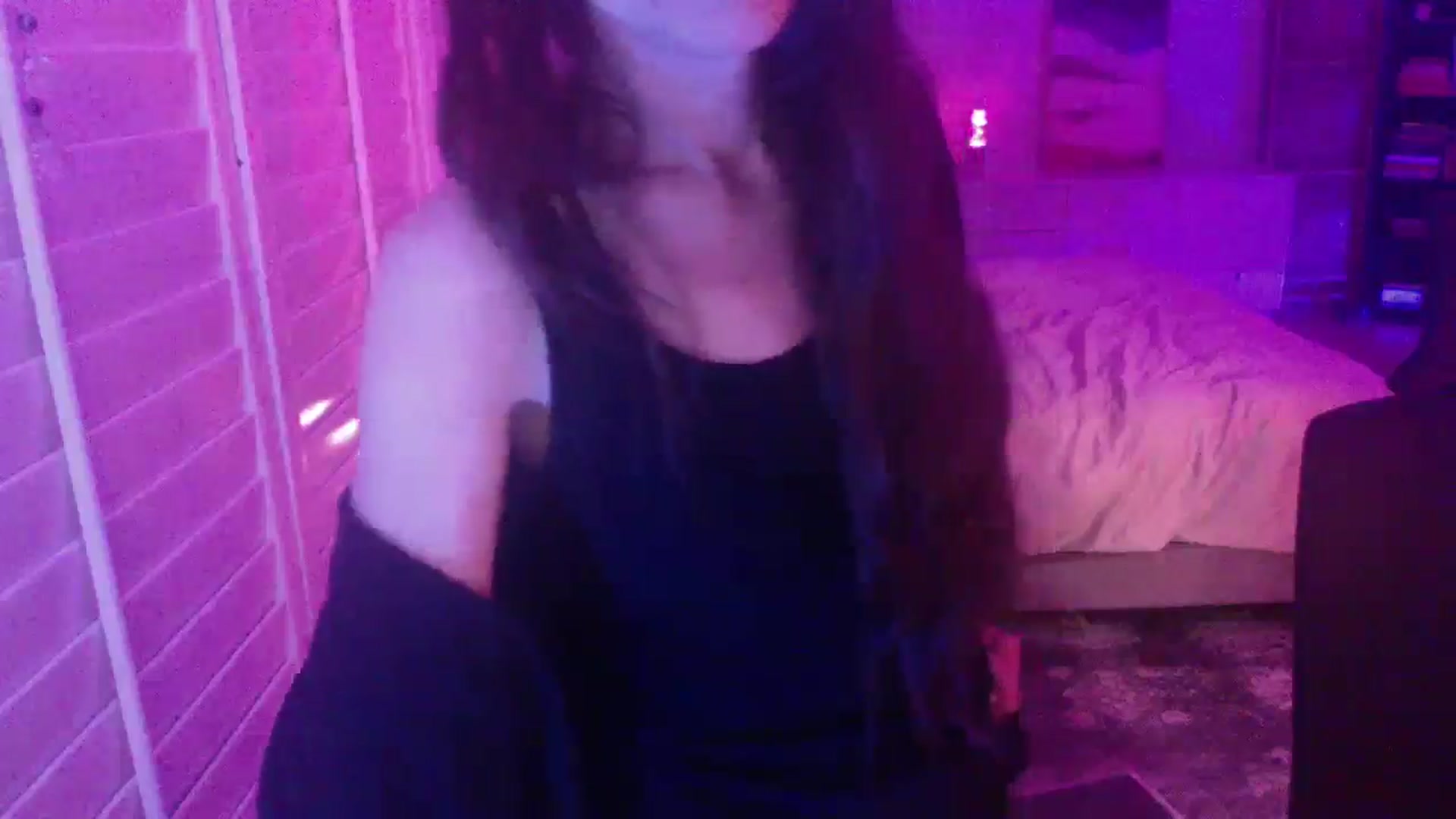 Gallery image thumbnail from P0SIE's myfreecams stream on, 05/04/2025, 09:53 image 14 of 20