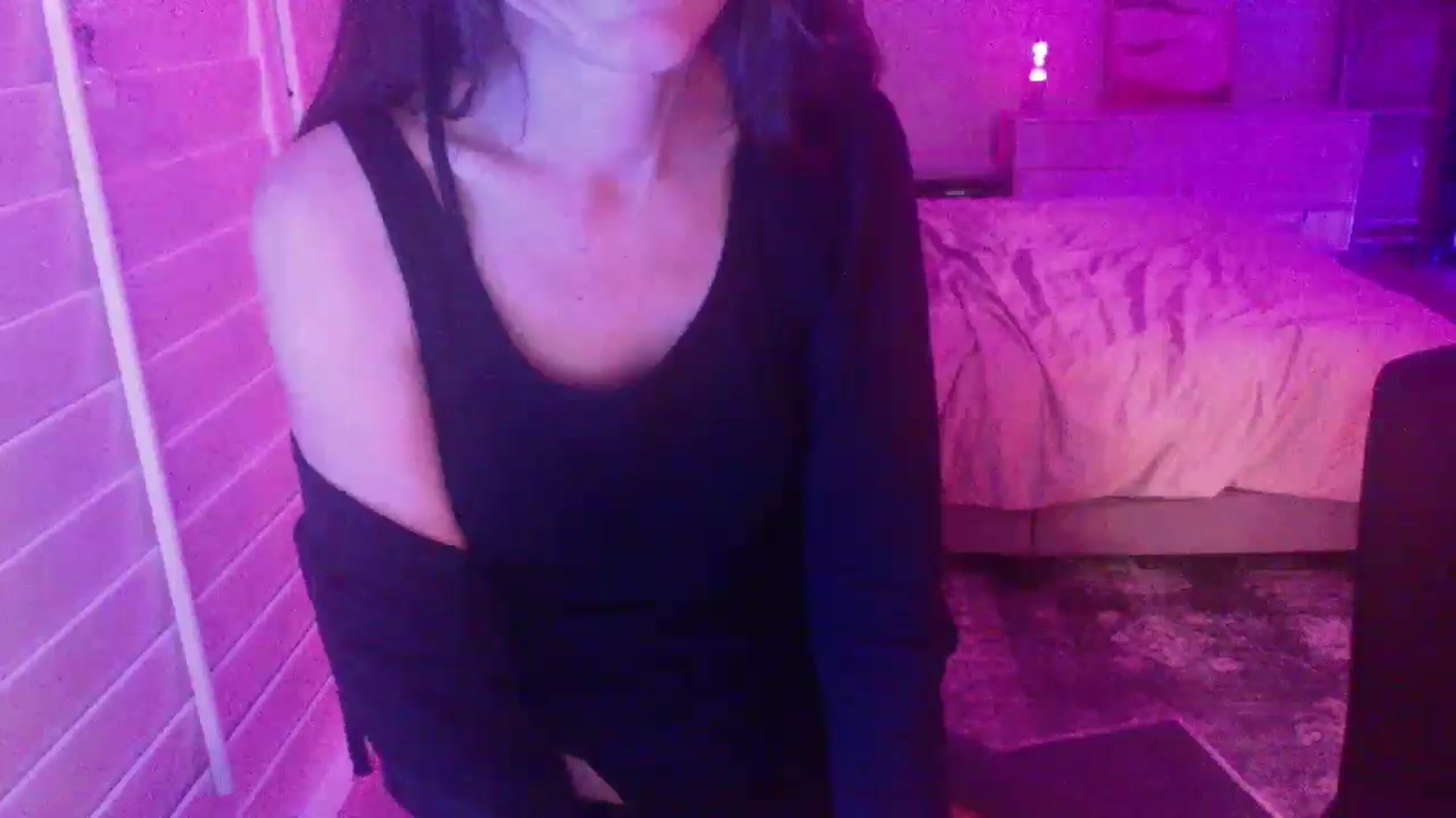 Gallery image thumbnail from P0SIE's myfreecams stream on, 05/04/2025, 09:53 image 13 of 20