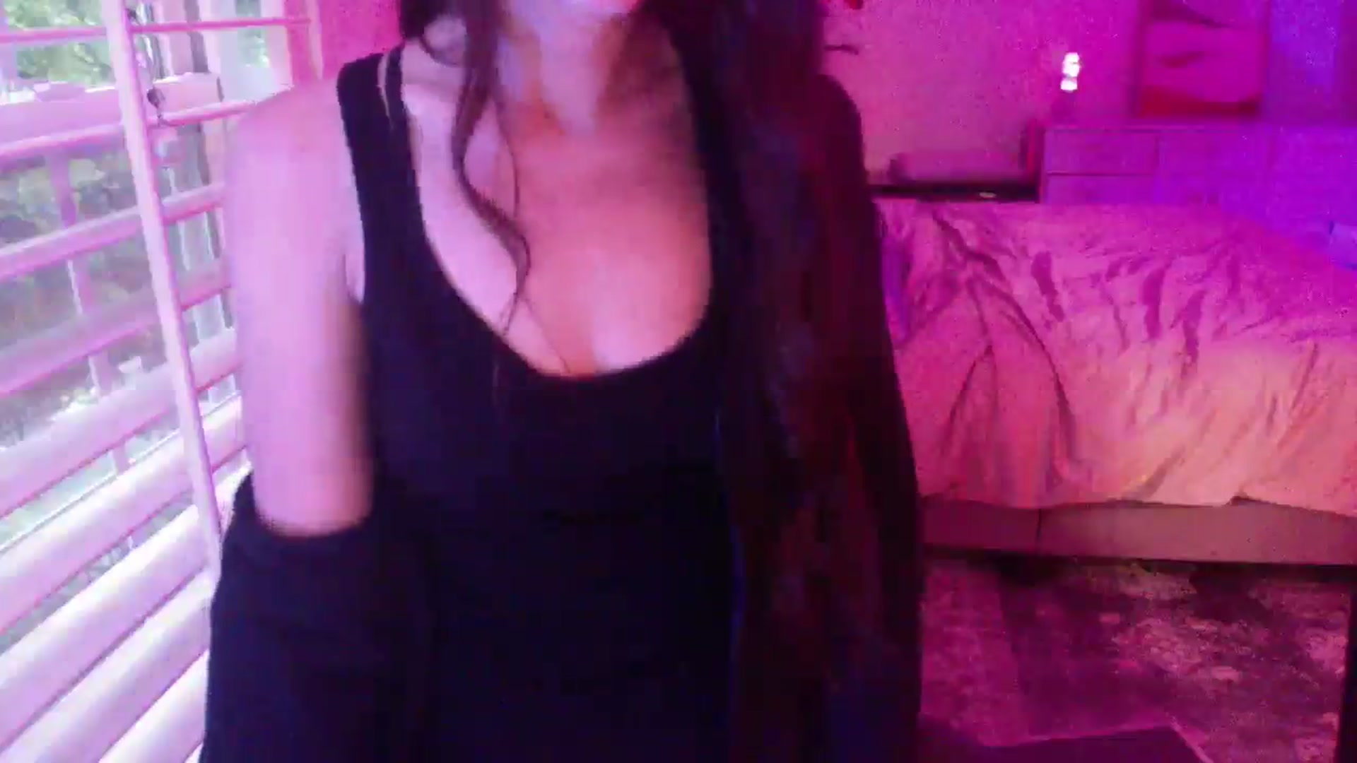 Gallery image thumbnail from P0SIE's myfreecams stream on, 05/04/2025, 11:11 image 12 of 20