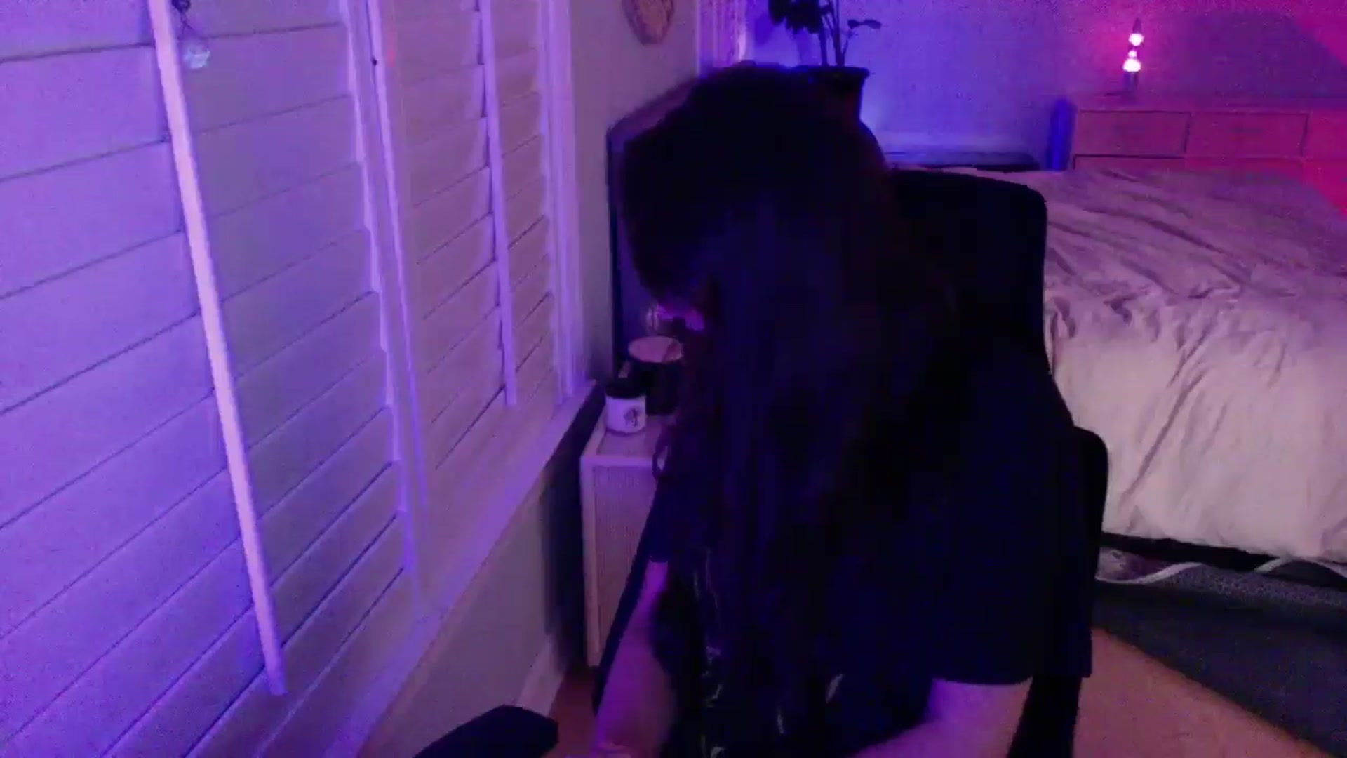 Gallery image thumbnail from P0SIE's myfreecams stream on, 06/01/2025, 05:59 image 15 of 20
