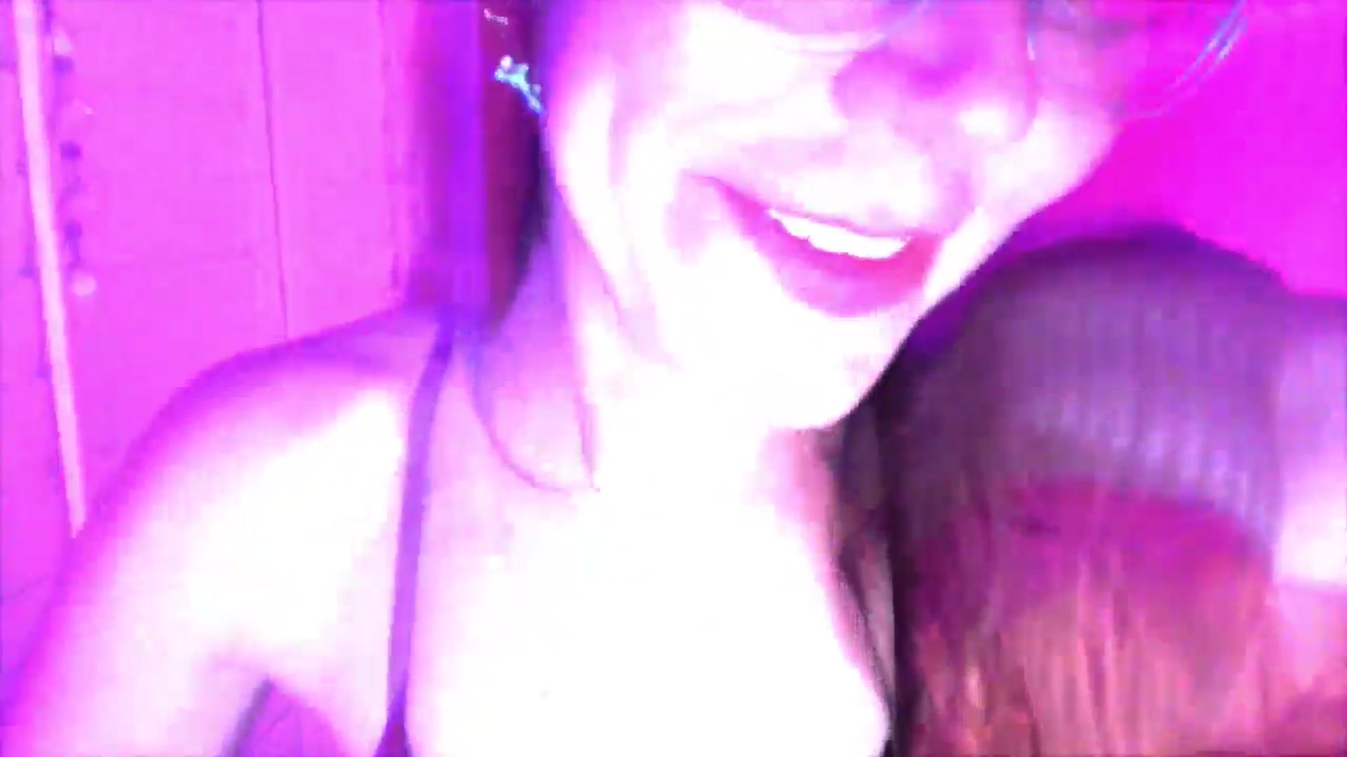 Gallery image thumbnail from P0SIE's myfreecams stream on, 06/01/2025, 08:18 image 12 of 20