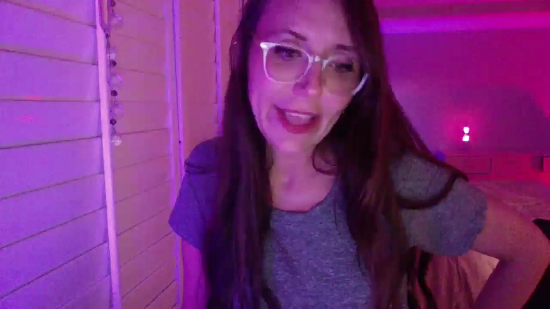 Gallery image thumbnail from P0SIE's myfreecams stream on, 06/01/2025, 08:53 image 7 of 20