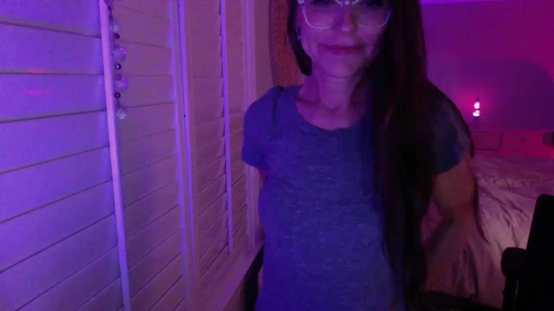 Gallery image thumbnail from P0SIE's myfreecams stream on, 06/01/2025, 08:53 image 17 of 20