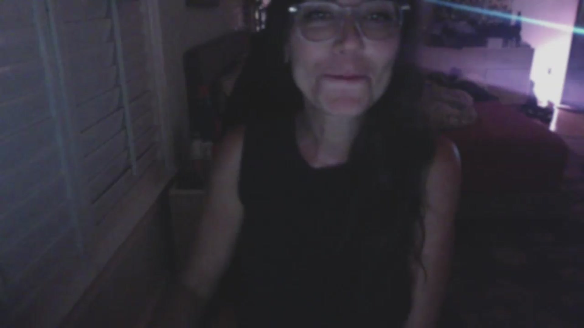 Gallery image thumbnail from P0SIE's myfreecams stream on, 06/21/2026, 08:11 image 18 of 20