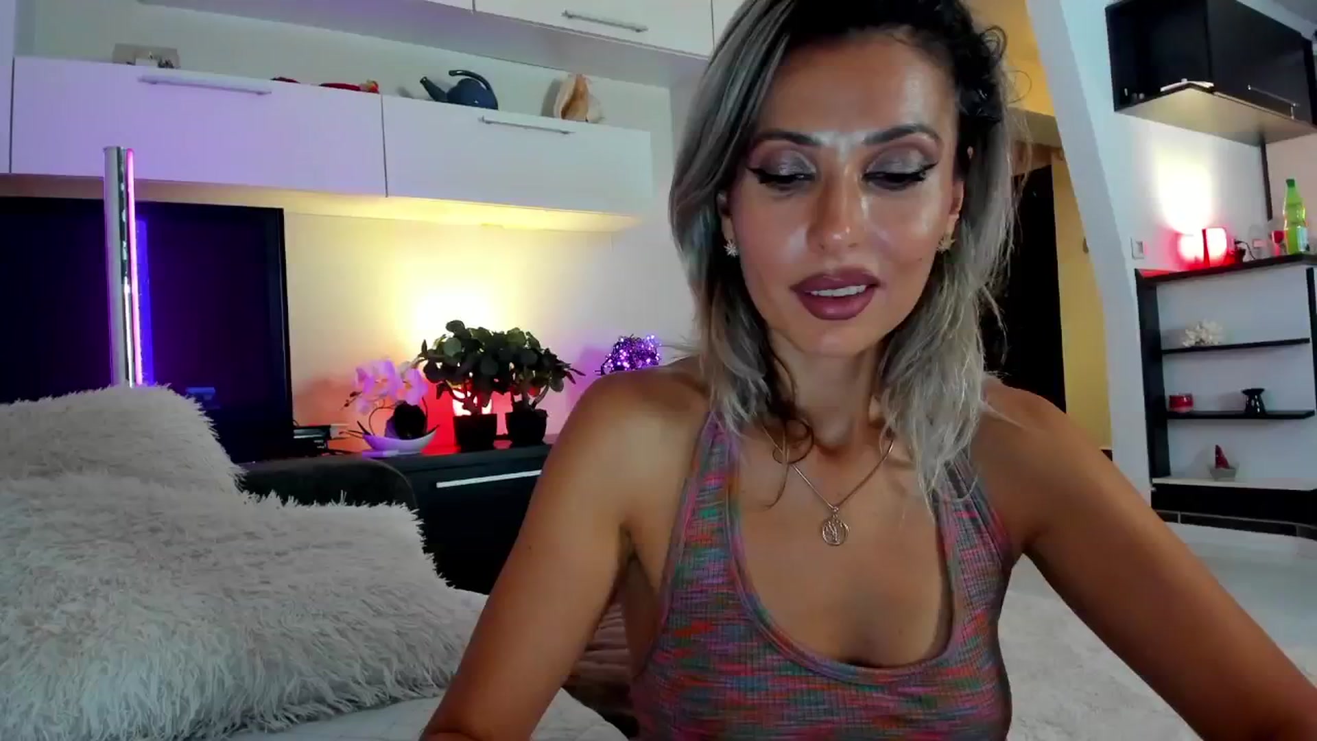 Gallery image thumbnail from PDiddyFriend's myfreecams stream on, 10/04/2024, 01:01 image 19 of 20