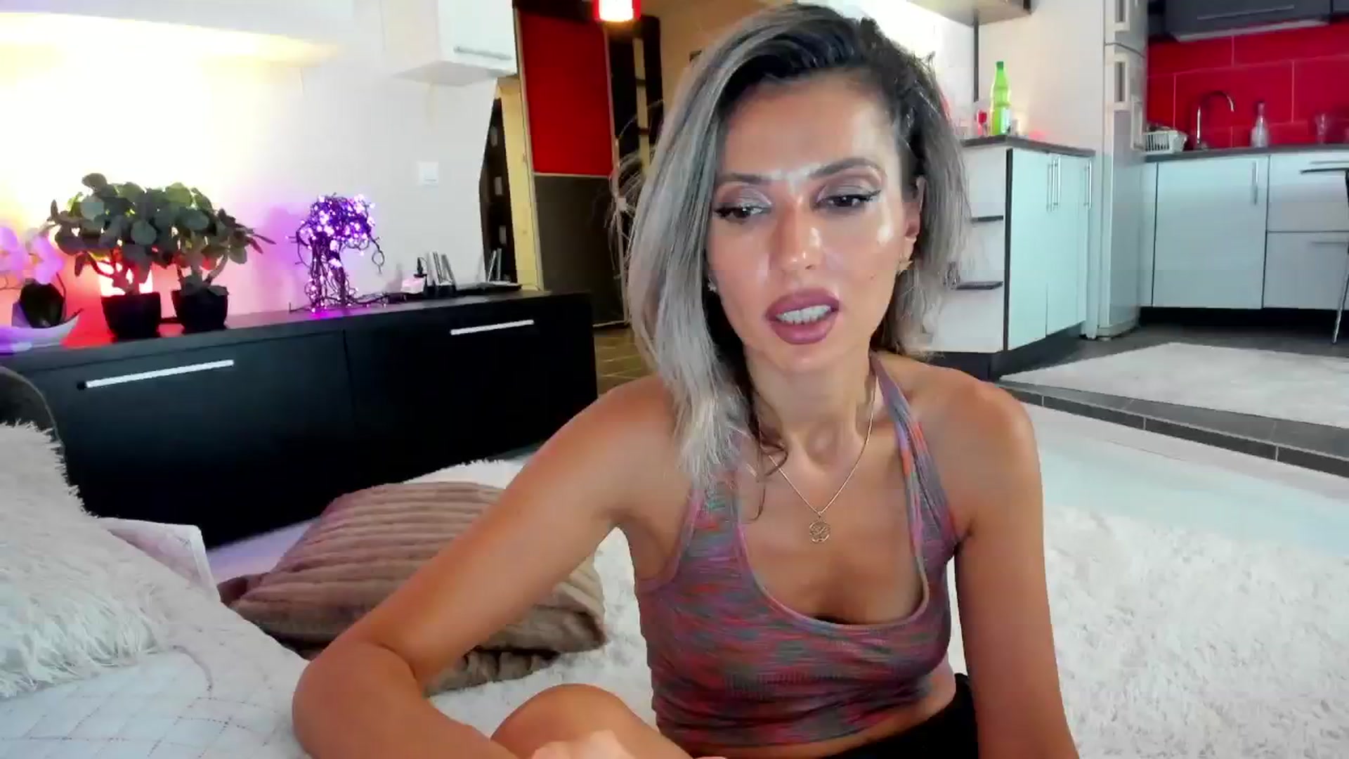Gallery image thumbnail from PDiddyFriend's myfreecams stream on, 10/04/2024, 01:55 image 10 of 20