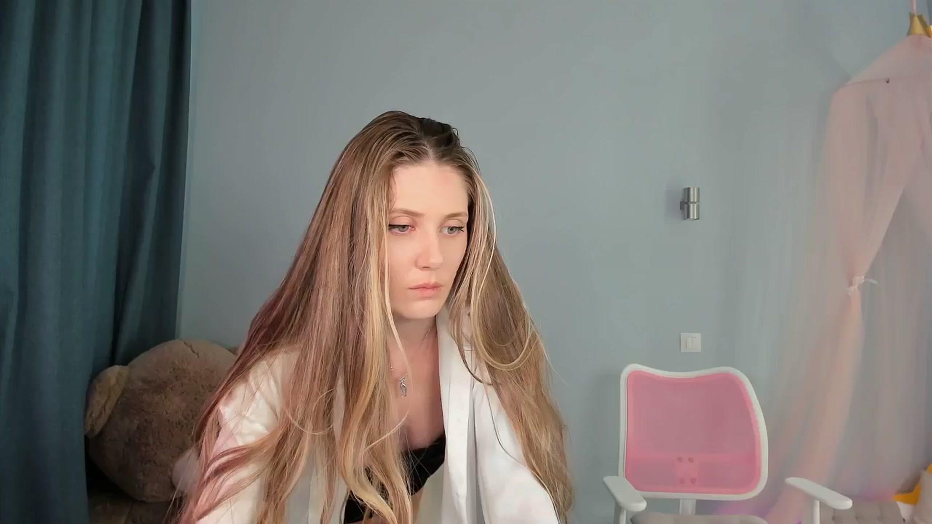 Gallery image thumbnail from PIXELS_'s myfreecams stream on, 12/18/2024, 08:30 image 19 of 20