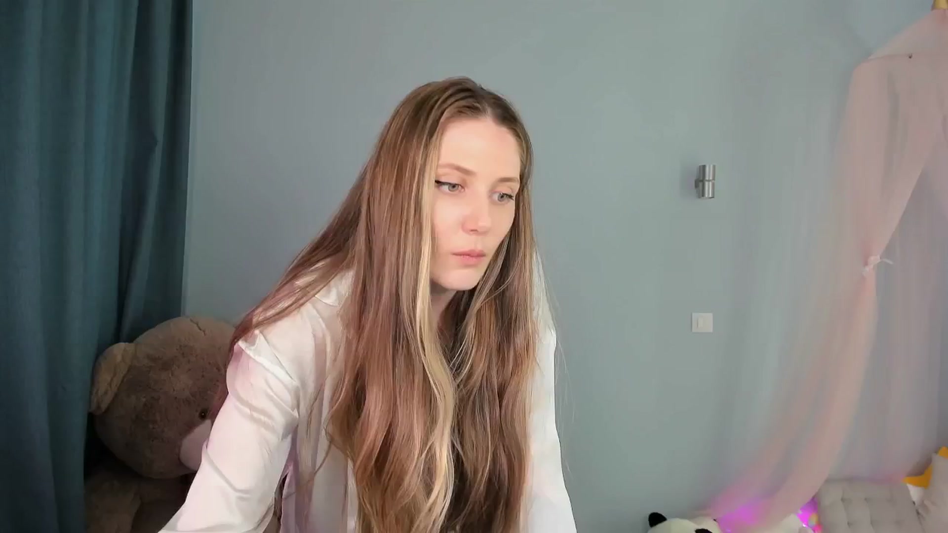 Gallery image thumbnail from PIXELS_'s myfreecams stream on, 12/18/2024, 08:30 image 6 of 20