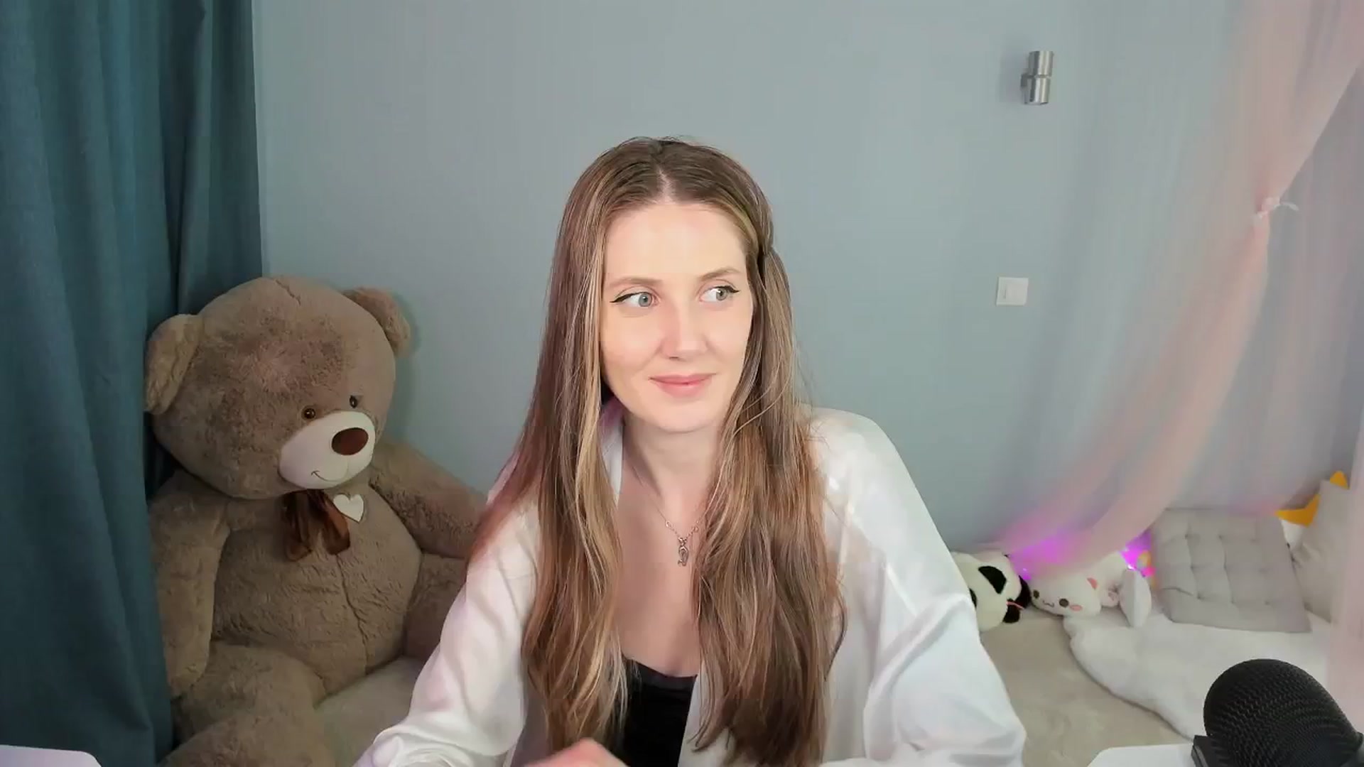 Gallery image thumbnail from PIXELS_'s myfreecams stream on, 12/18/2024, 08:30 image 3 of 20