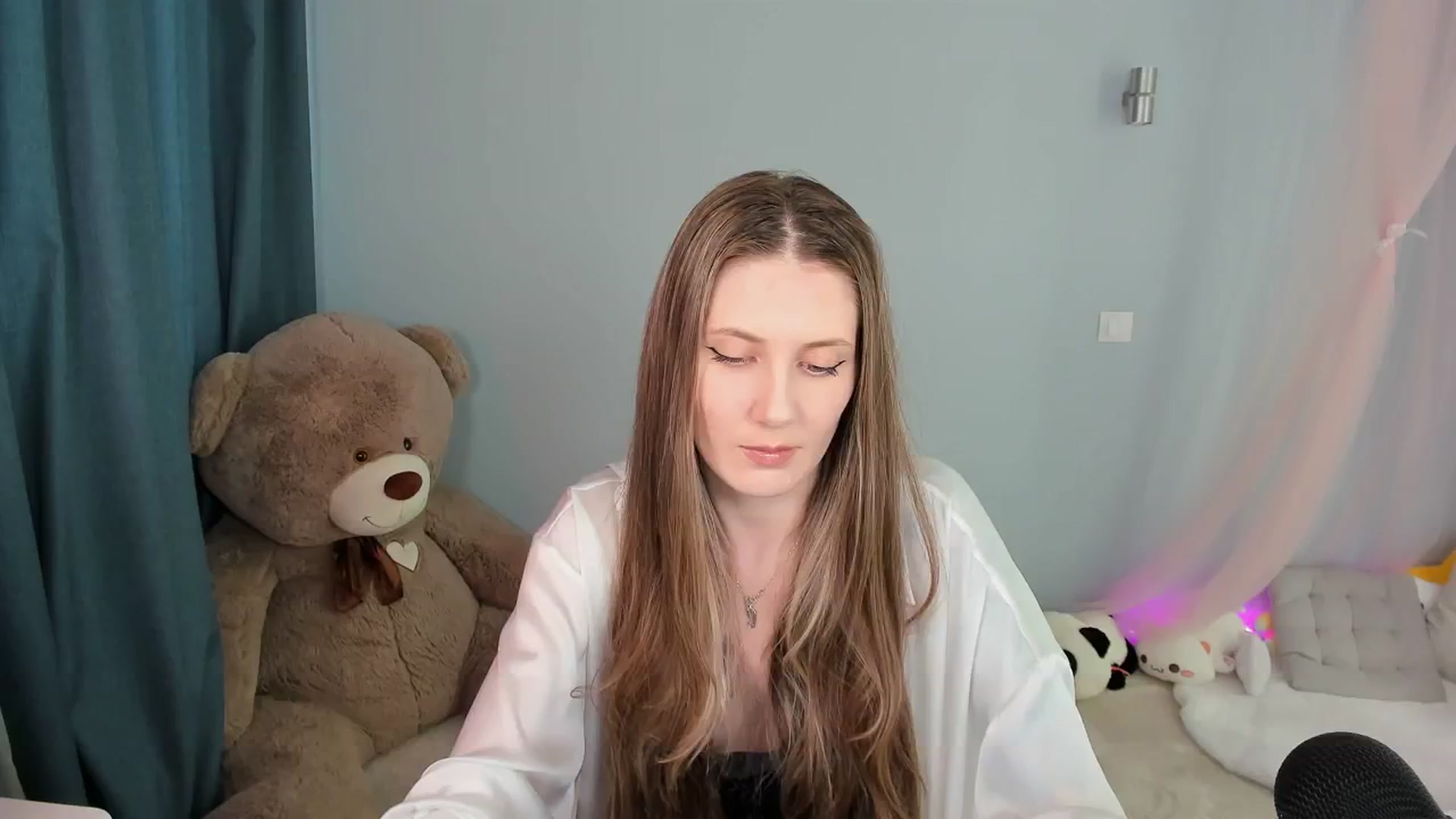 Gallery image thumbnail from PIXELS_'s myfreecams stream on, 12/18/2024, 09:53 image 4 of 20