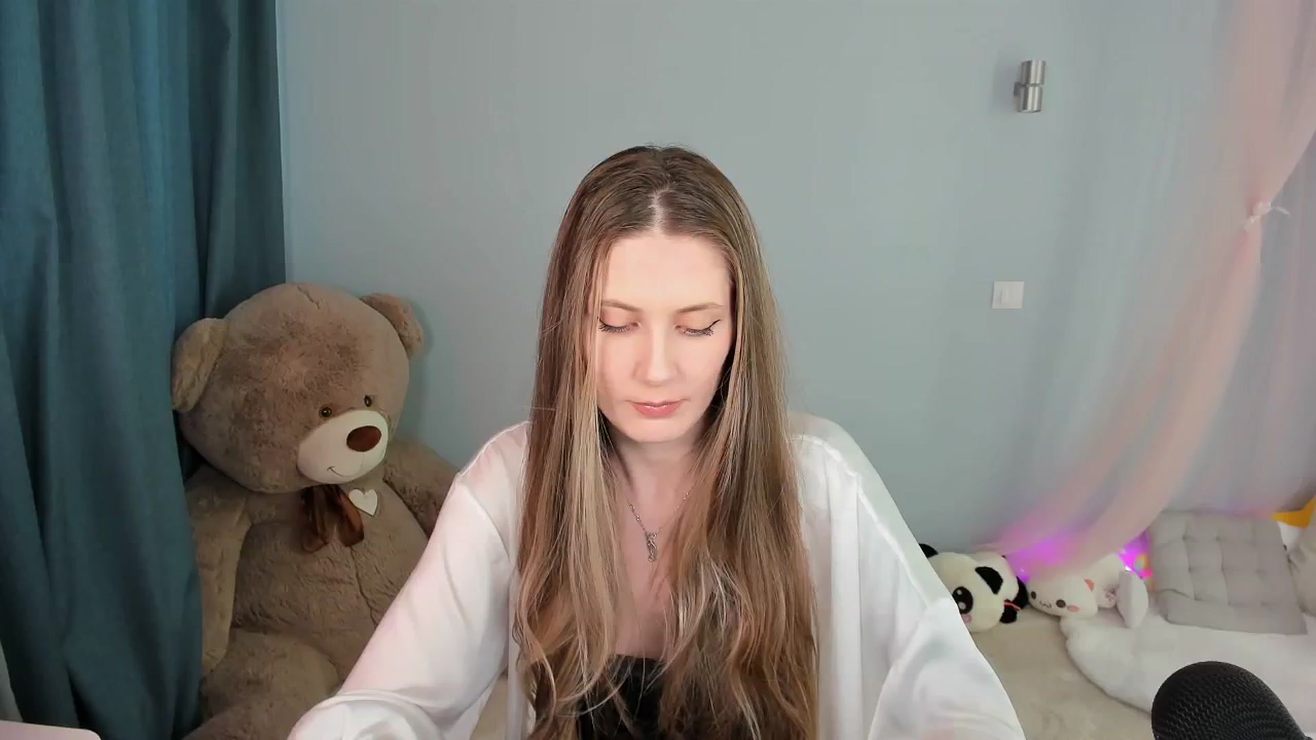 Gallery image thumbnail from PIXELS_'s myfreecams stream on, 12/18/2024, 09:53 image 1 of 20