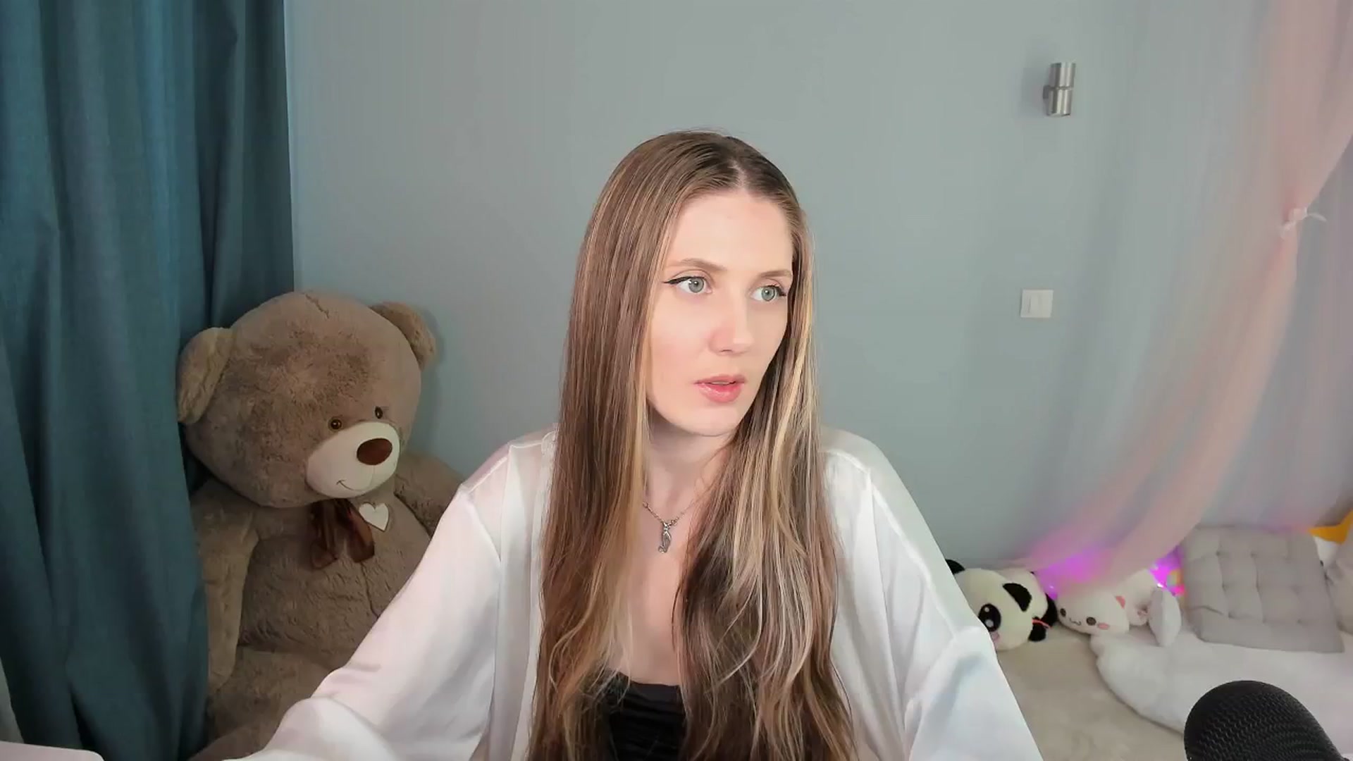Gallery image thumbnail from PIXELS_'s myfreecams stream on, 12/18/2024, 09:53 image 10 of 20