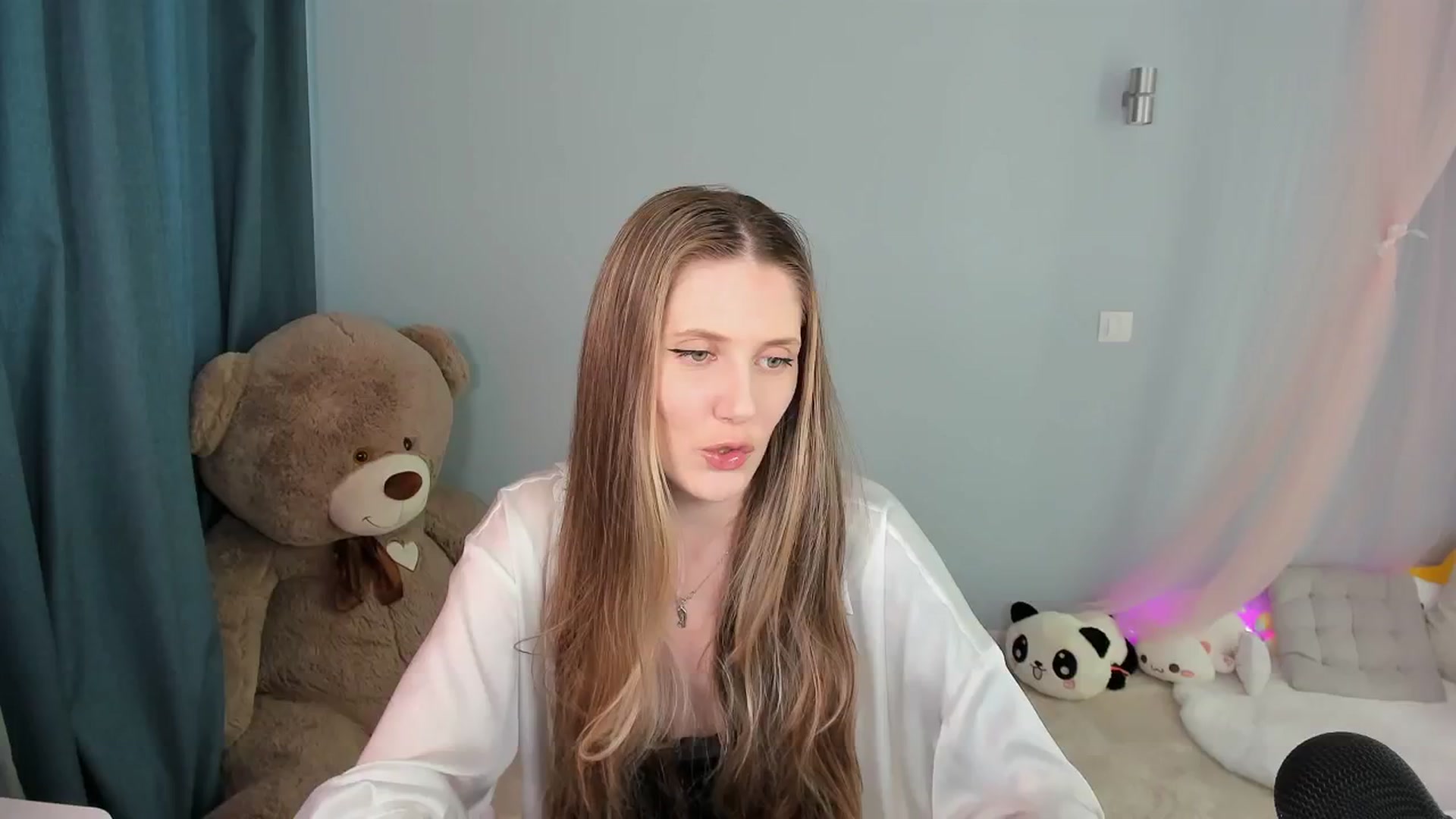 Gallery image thumbnail from PIXELS_'s myfreecams stream on, 12/18/2024, 09:53 image 2 of 20