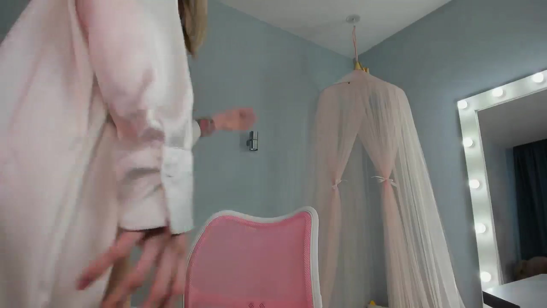 Gallery image thumbnail from PIXELS_'s myfreecams stream on, 12/19/2024, 09:57 image 11 of 20