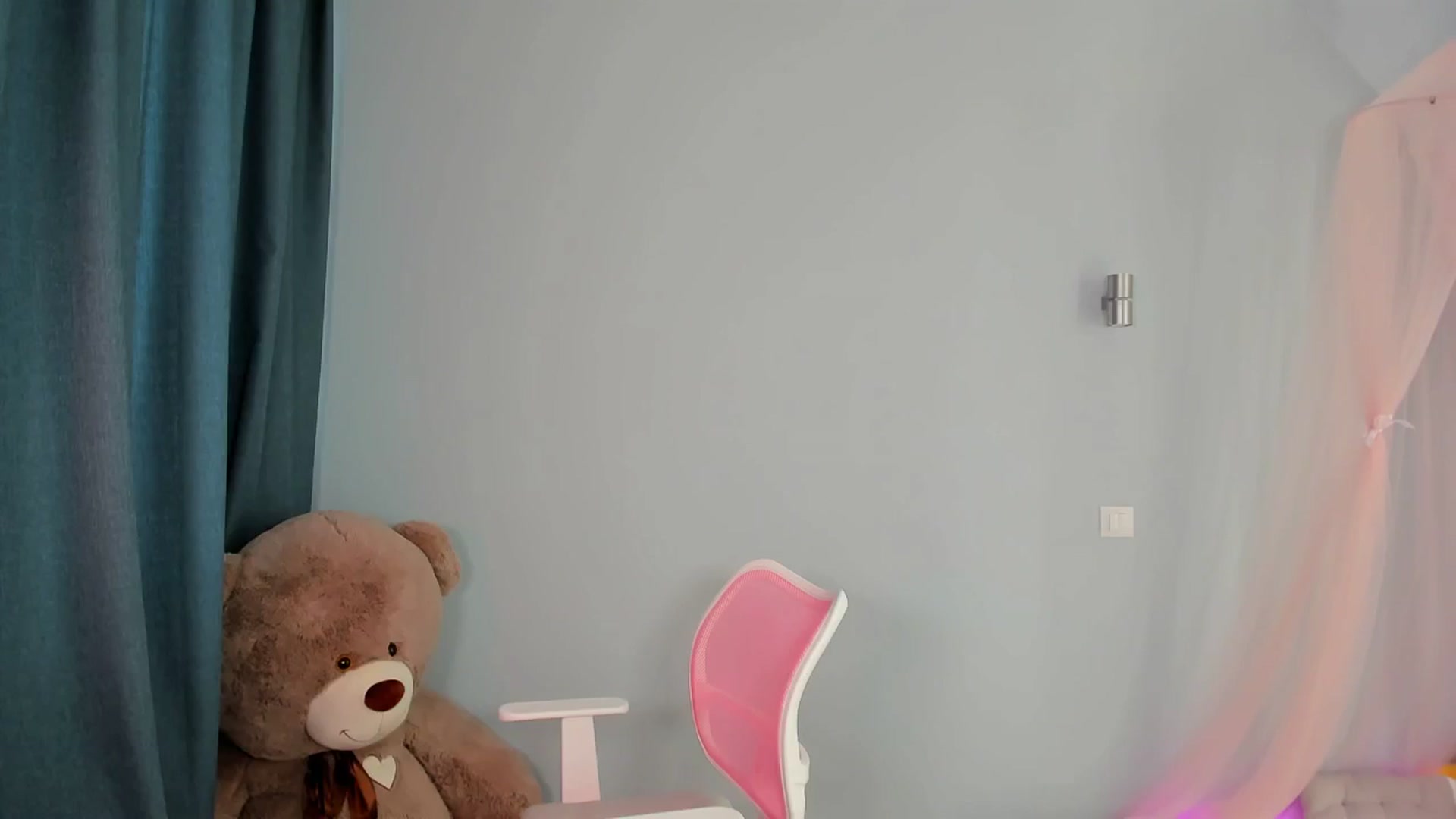 Gallery image thumbnail from PIXELS_'s myfreecams stream on, 12/21/2024, 11:12 image 11 of 20