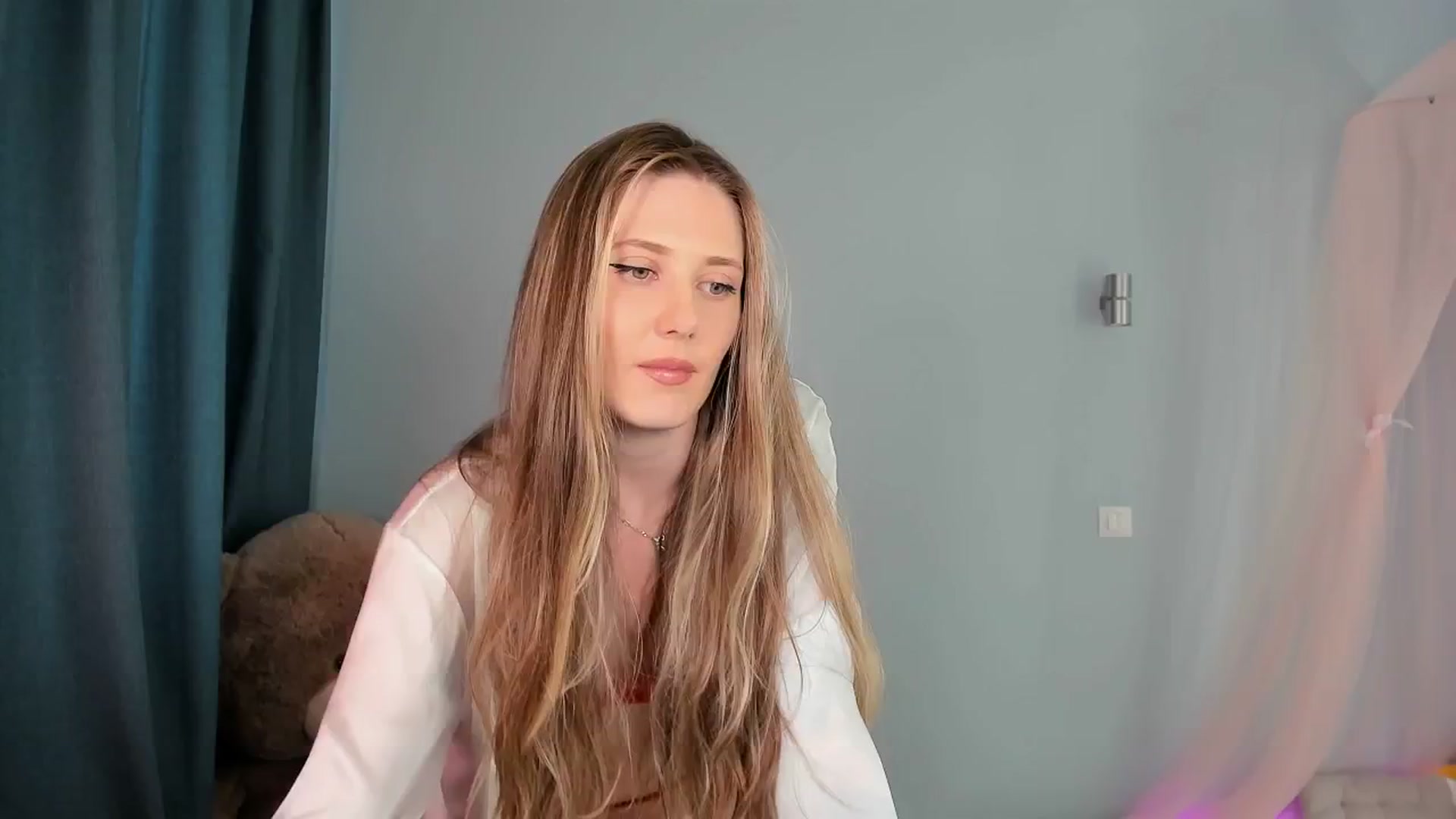 Gallery image thumbnail from PIXELS_'s myfreecams stream on, 12/21/2024, 11:12 image 9 of 20