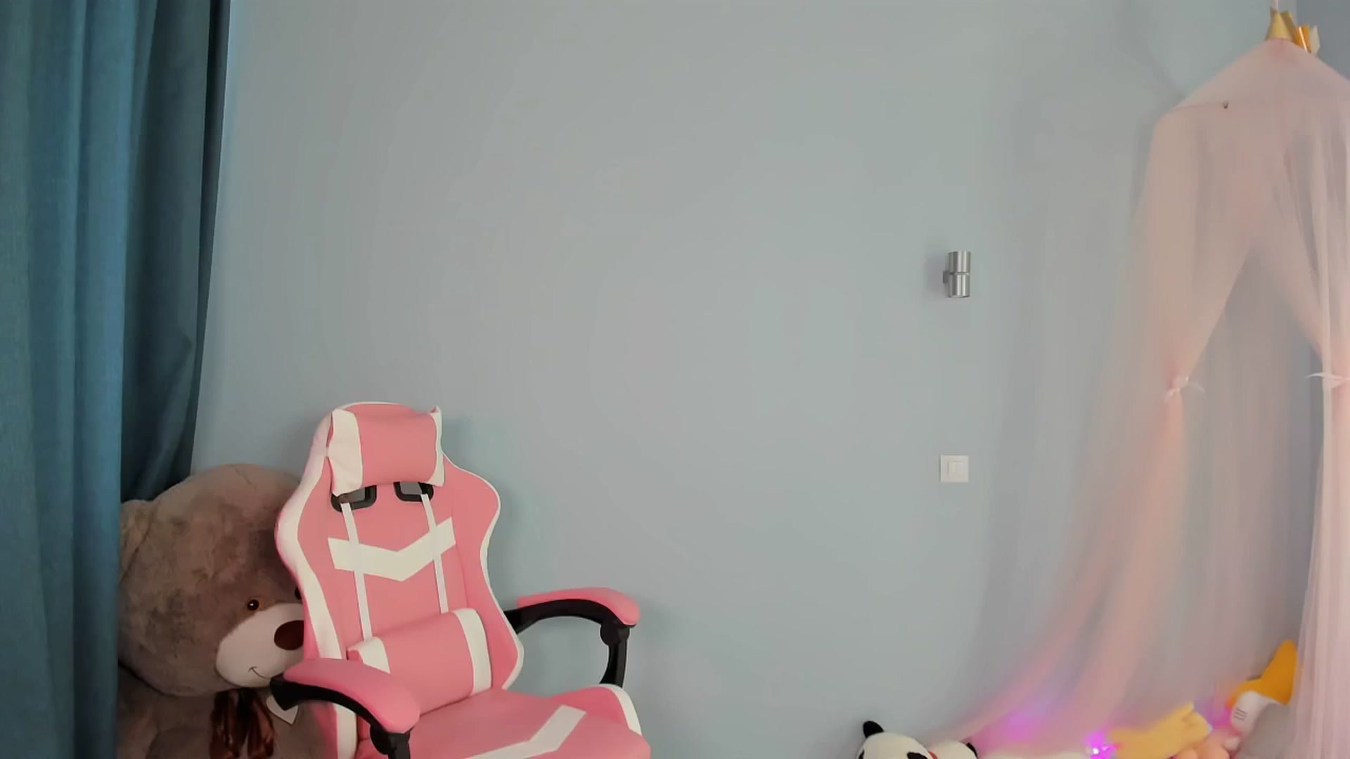 Gallery image thumbnail from PIXELS_'s myfreecams stream on, 01/19/2025, 08:30 image 18 of 20