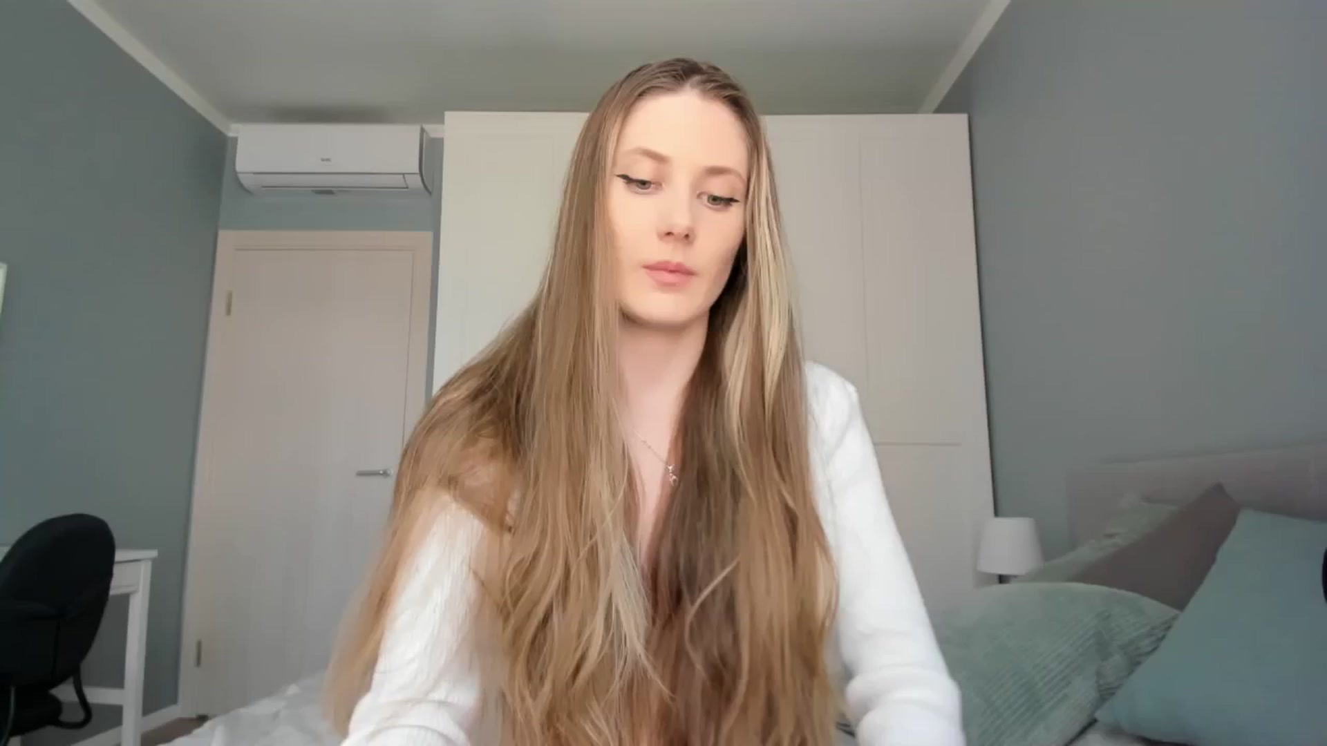 Gallery image thumbnail from PIXELS_'s myfreecams stream on, 04/13/2025, 11:13 image 15 of 20