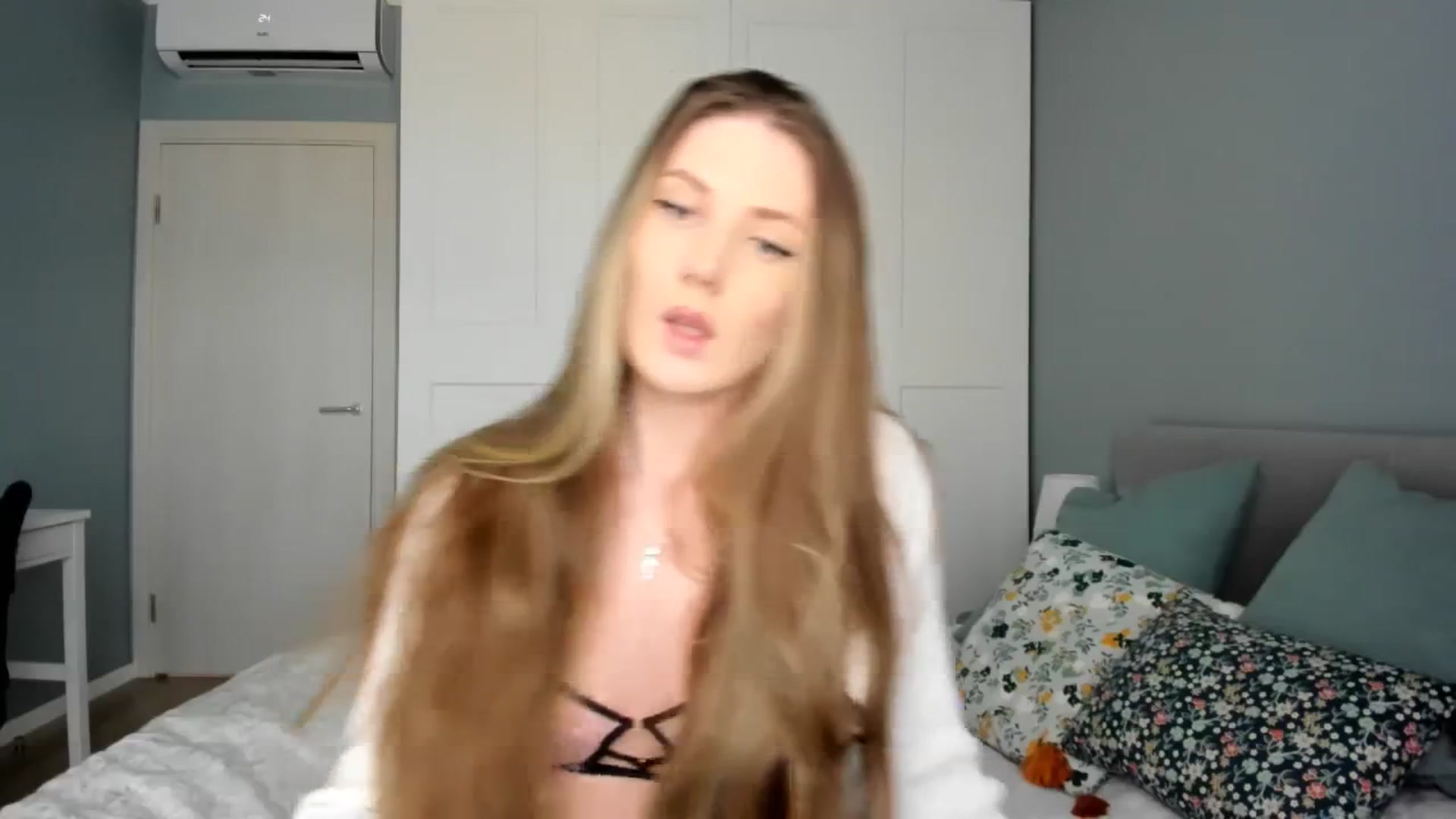 Gallery image thumbnail from PIXELS_'s myfreecams stream on, 06/07/2025, 06:41 image 4 of 20