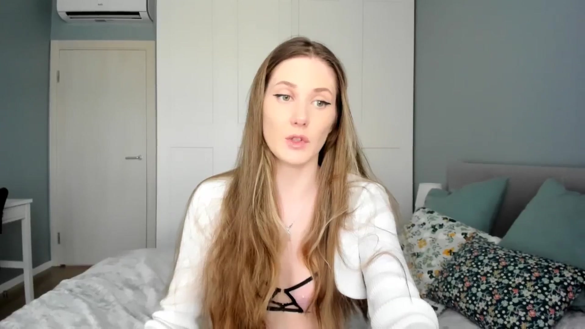 Gallery image thumbnail from PIXELS_'s myfreecams stream on, 06/07/2025, 06:41 image 16 of 20