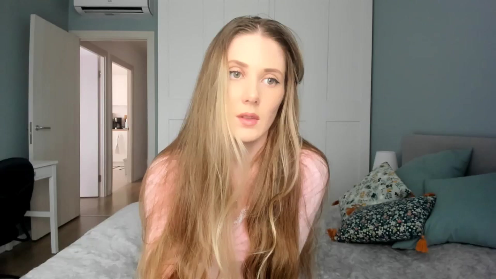 Gallery image thumbnail from PIXELS_'s myfreecams stream on, 06/08/2025, 06:31 image 12 of 20