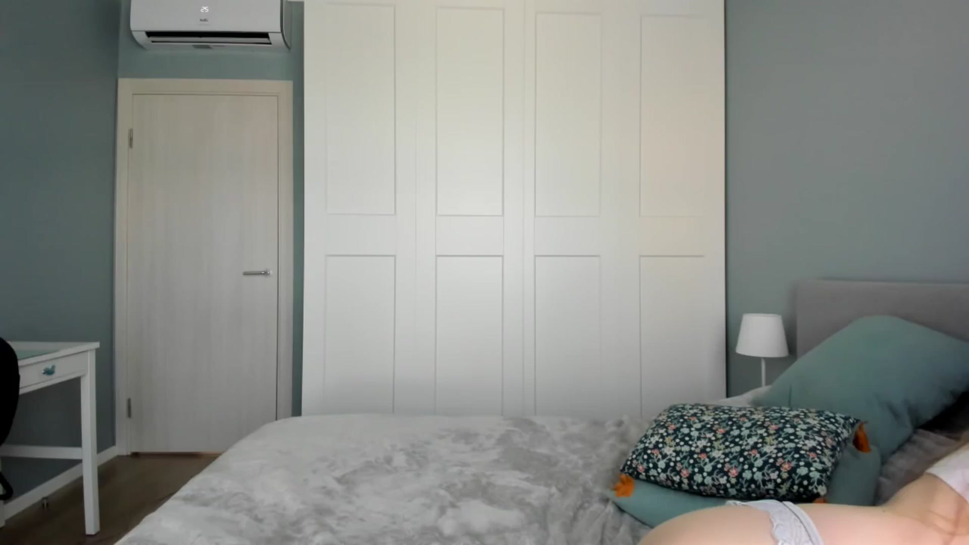Gallery image thumbnail from PIXELS_'s myfreecams stream on, 06/16/2025, 07:35 image 10 of 20