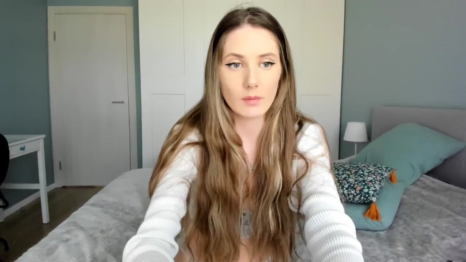 Gallery image thumbnail from PIXELS_'s myfreecams stream on, 06/16/2025, 07:35 image 16 of 20