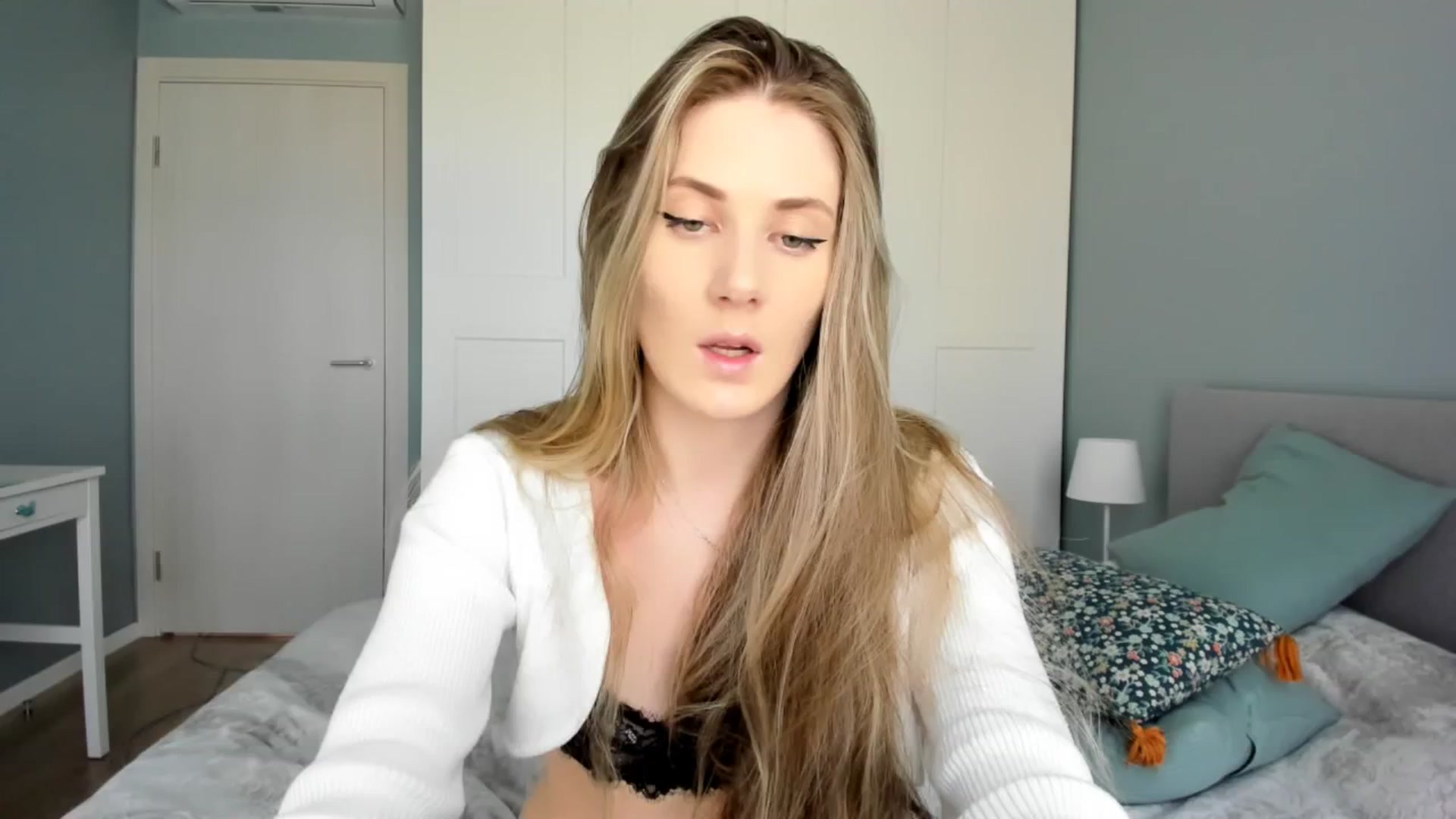 Gallery image thumbnail from PIXELS_'s myfreecams stream on, 07/03/2025, 07:37 image 14 of 20
