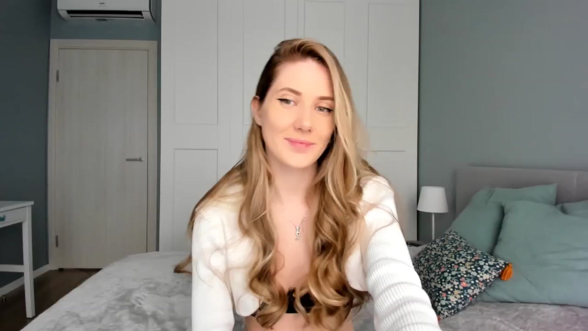 Gallery image thumbnail from PIXELS_'s myfreecams stream on, 07/06/2025, 06:36 image 3 of 20