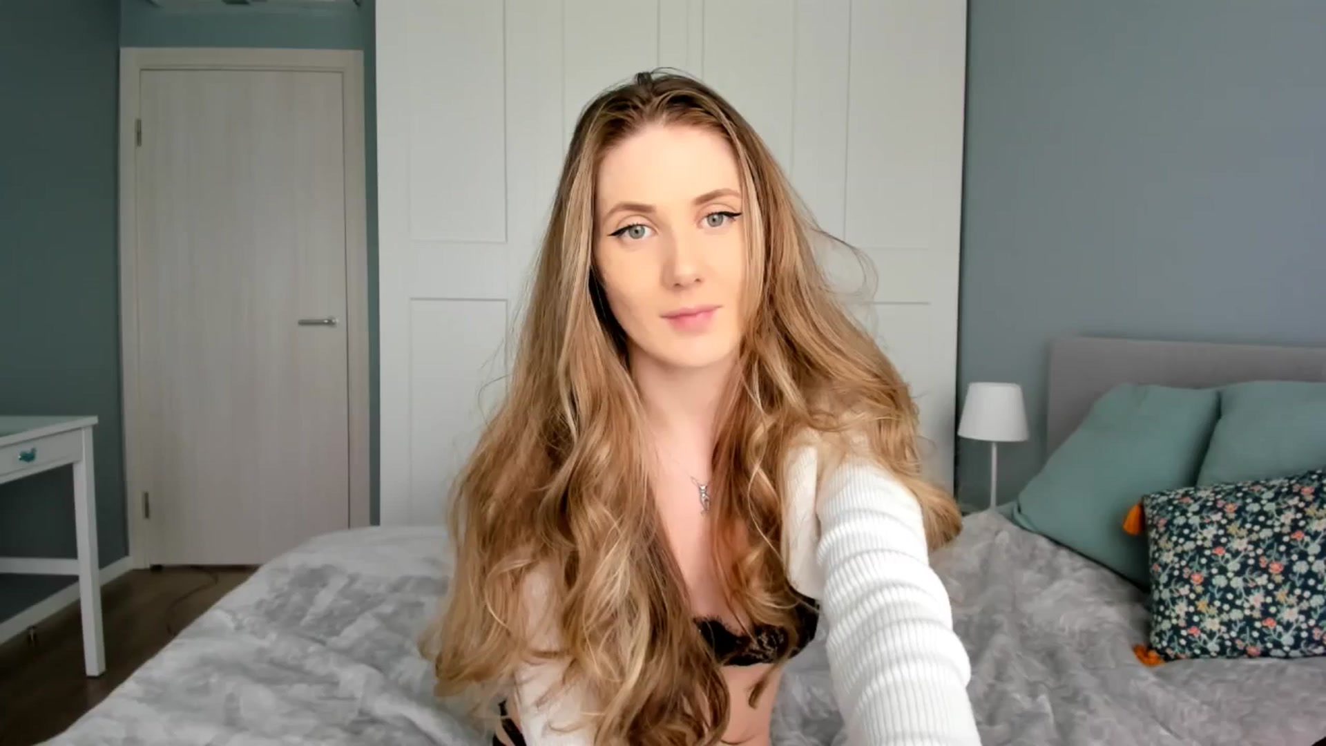Gallery image thumbnail from PIXELS_'s myfreecams stream on, 07/06/2025, 07:06 image 16 of 20