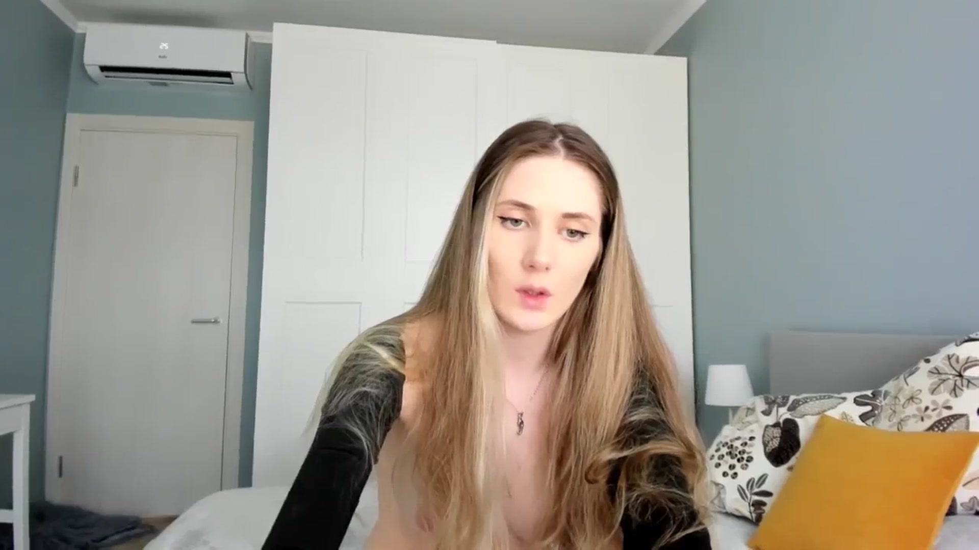 Gallery image thumbnail from PIXELS_'s myfreecams stream on, 07/27/2025, 11:34 image 10 of 20