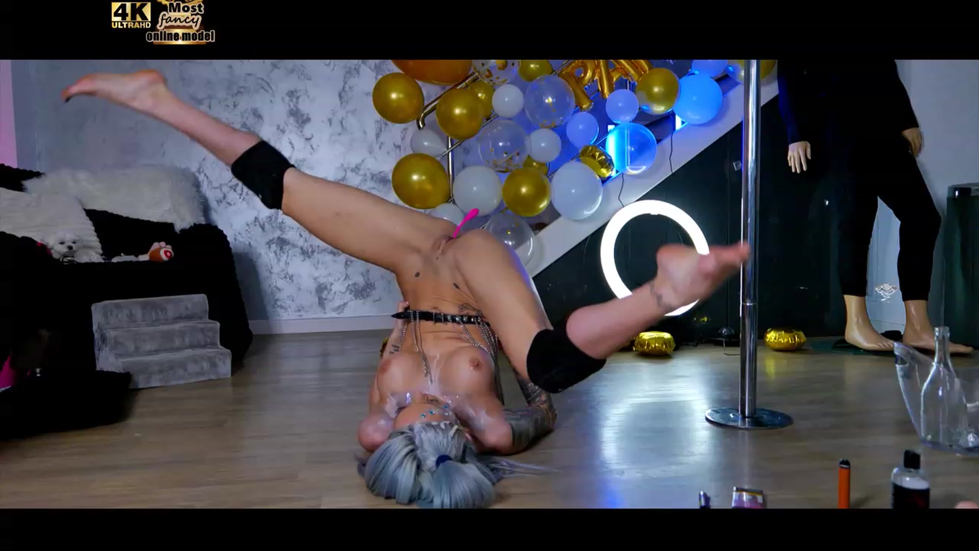 Gallery image thumbnail from PORNANDPSYCHO's myfreecams stream on, 11/27/2022, 01:10 image 12 of 20