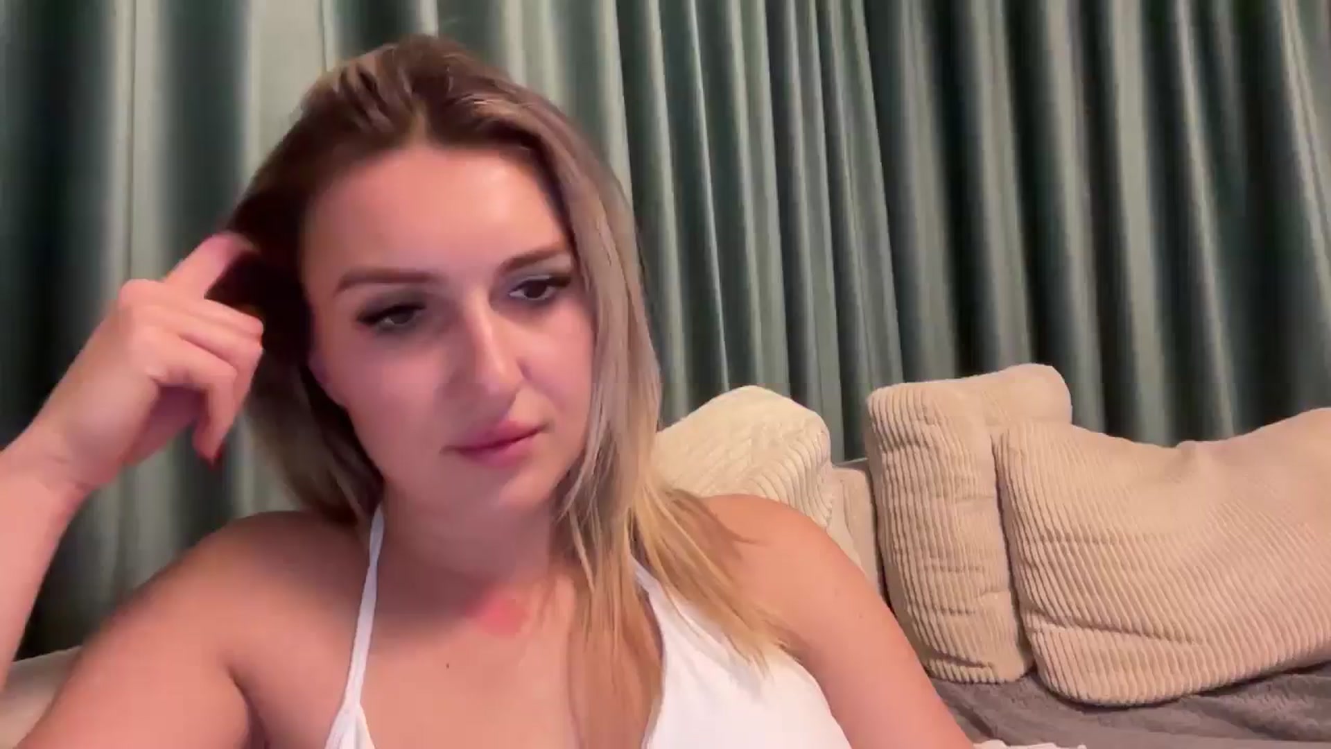 Gallery image thumbnail from PUJIE's myfreecams stream on, 12/28/2025, 16:43 image 19 of 20
