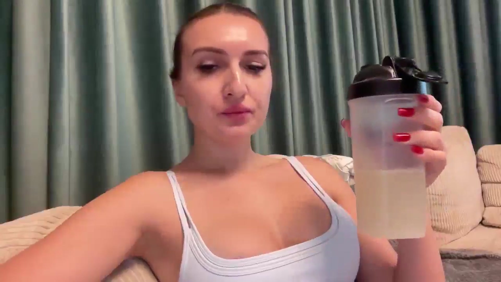 Gallery image thumbnail from PUJIE's myfreecams stream on, 01/04/2026, 12:15 image 9 of 20