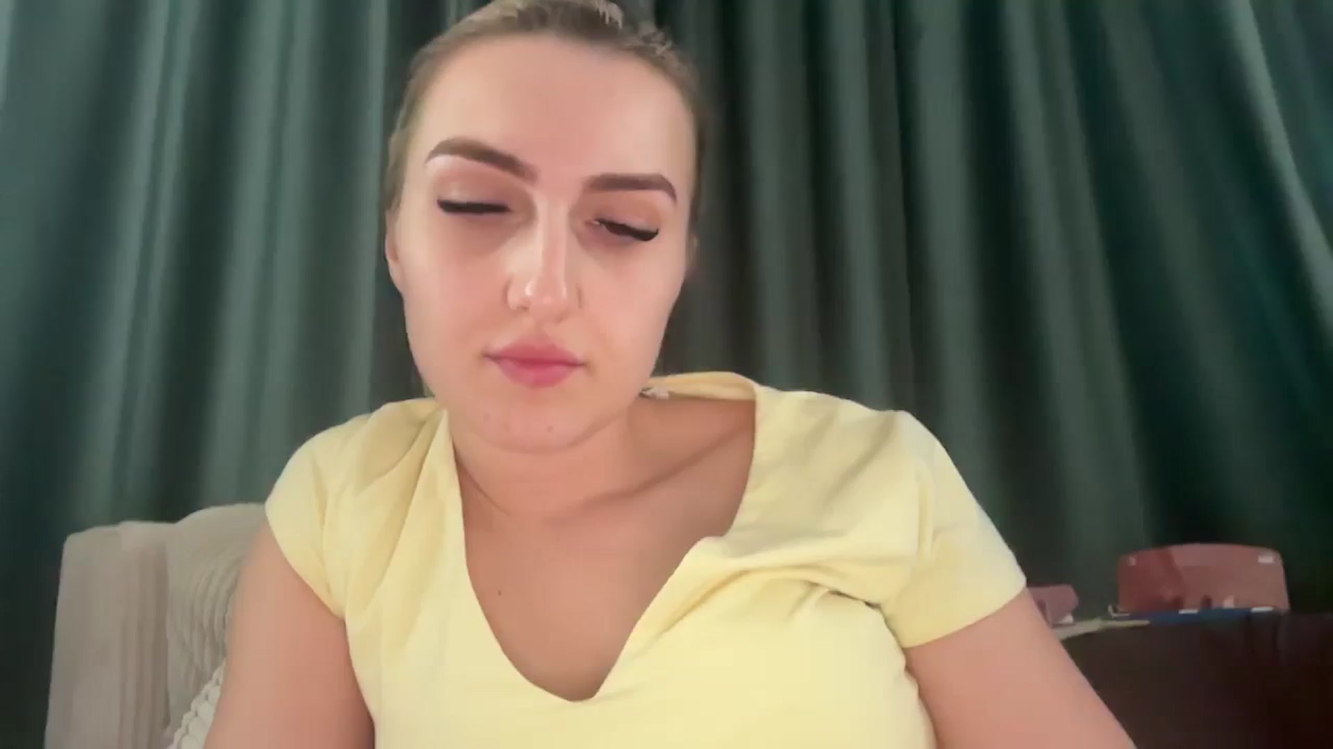 Gallery image thumbnail from PUJIE's myfreecams stream on, 03/11/2026, 15:04 image 13 of 20
