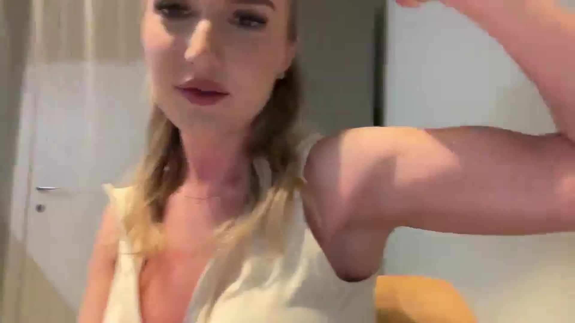 Gallery image thumbnail from PUJIE's myfreecams stream on, 03/17/2026, 18:36 image 7 of 20