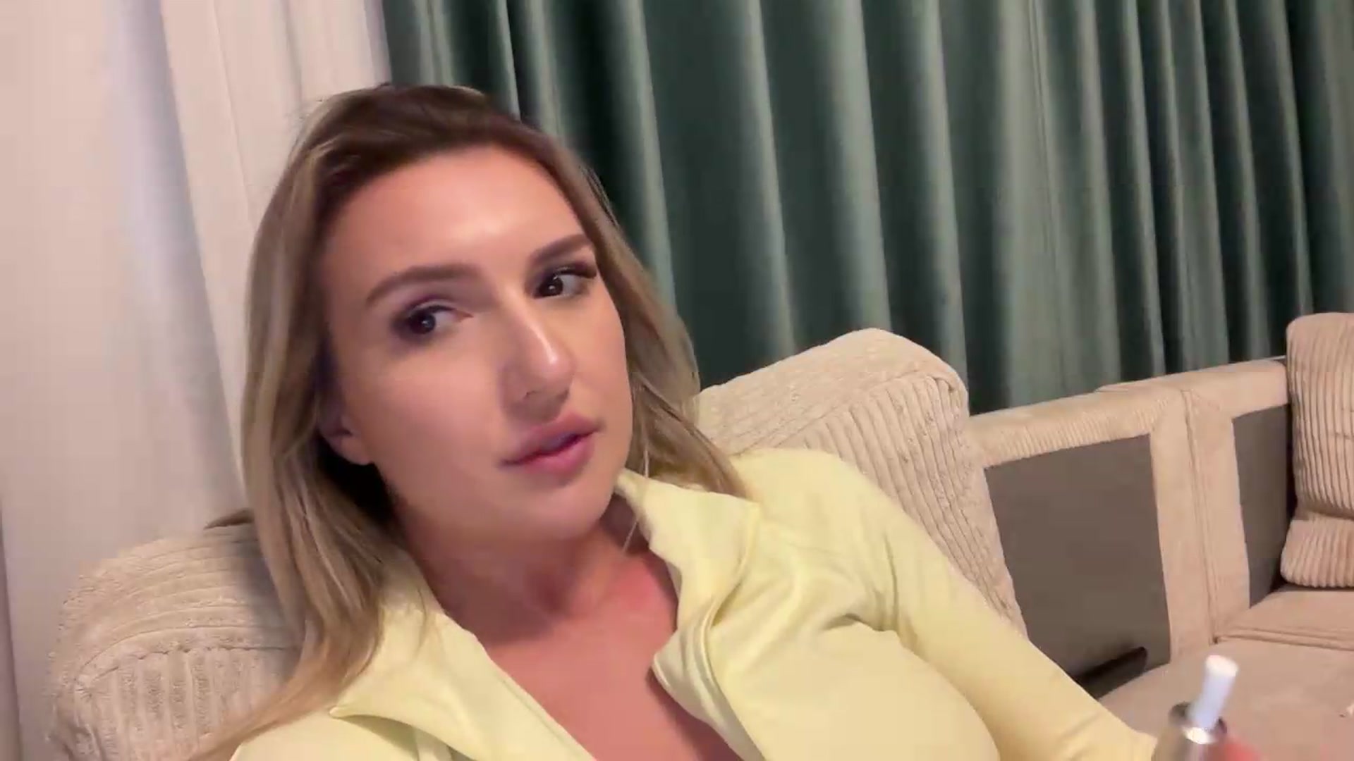 Gallery image thumbnail from PUJIE's myfreecams stream on, 05/11/2026, 17:53 image 19 of 20