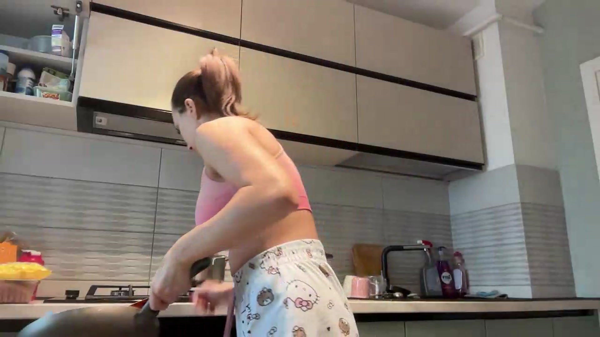 Gallery image thumbnail from PUJIE's myfreecams stream on, 06/14/2026, 11:19 image 11 of 20