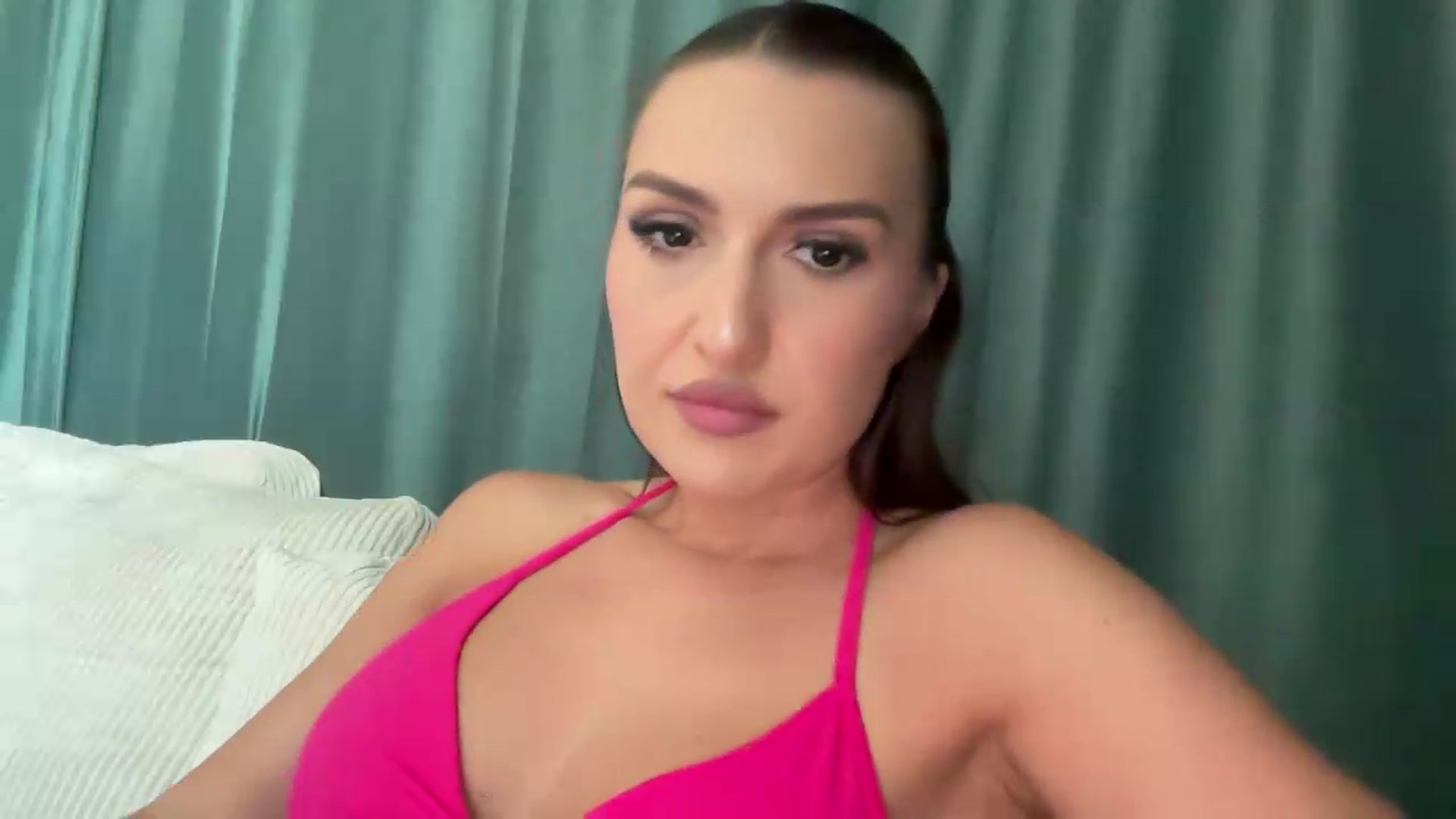 Gallery image thumbnail from PUJIE's myfreecams stream on, 06/26/2026, 14:31 image 5 of 20