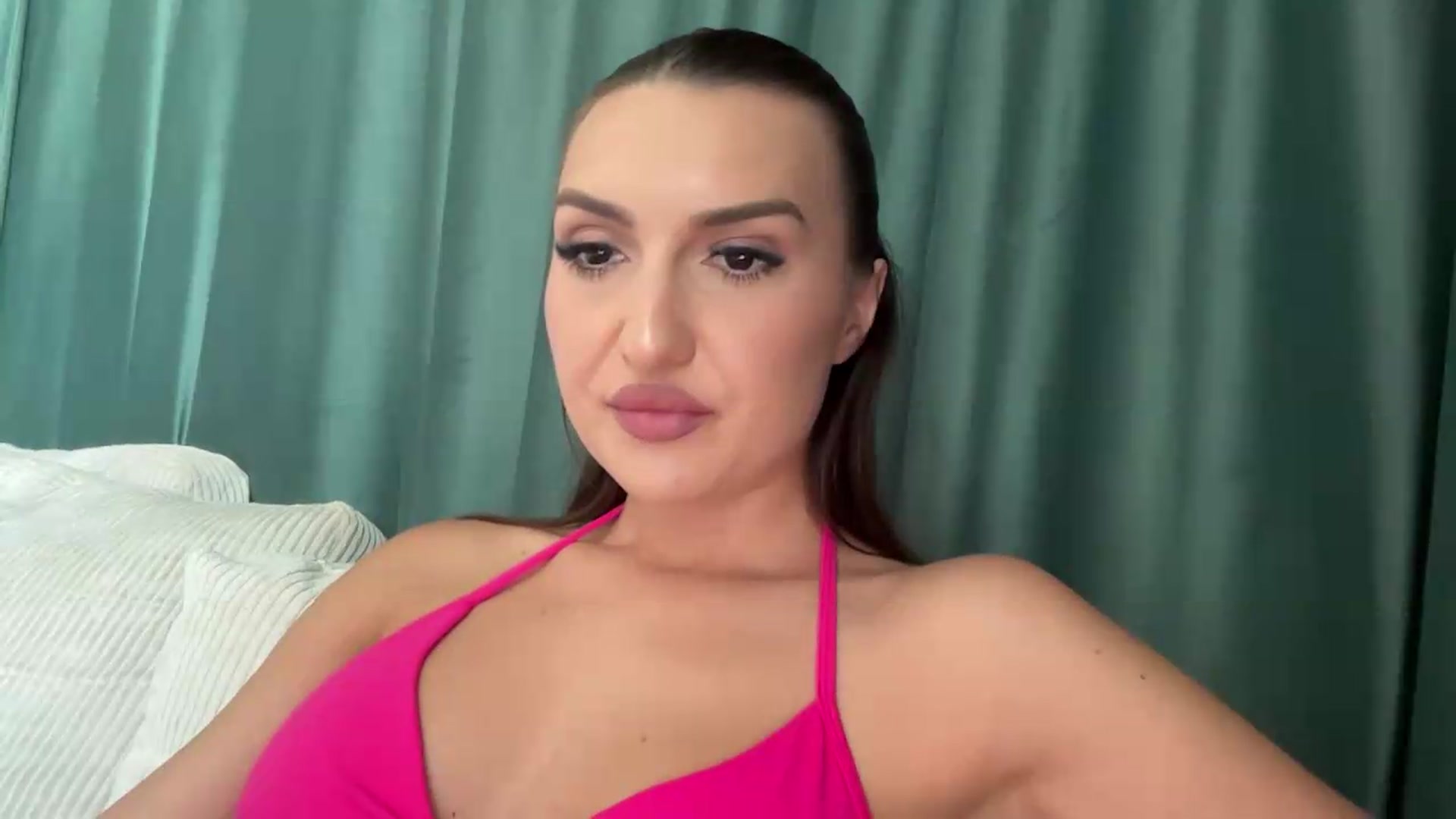 Gallery image thumbnail from PUJIE's myfreecams stream on, 06/26/2026, 14:31 image 6 of 20