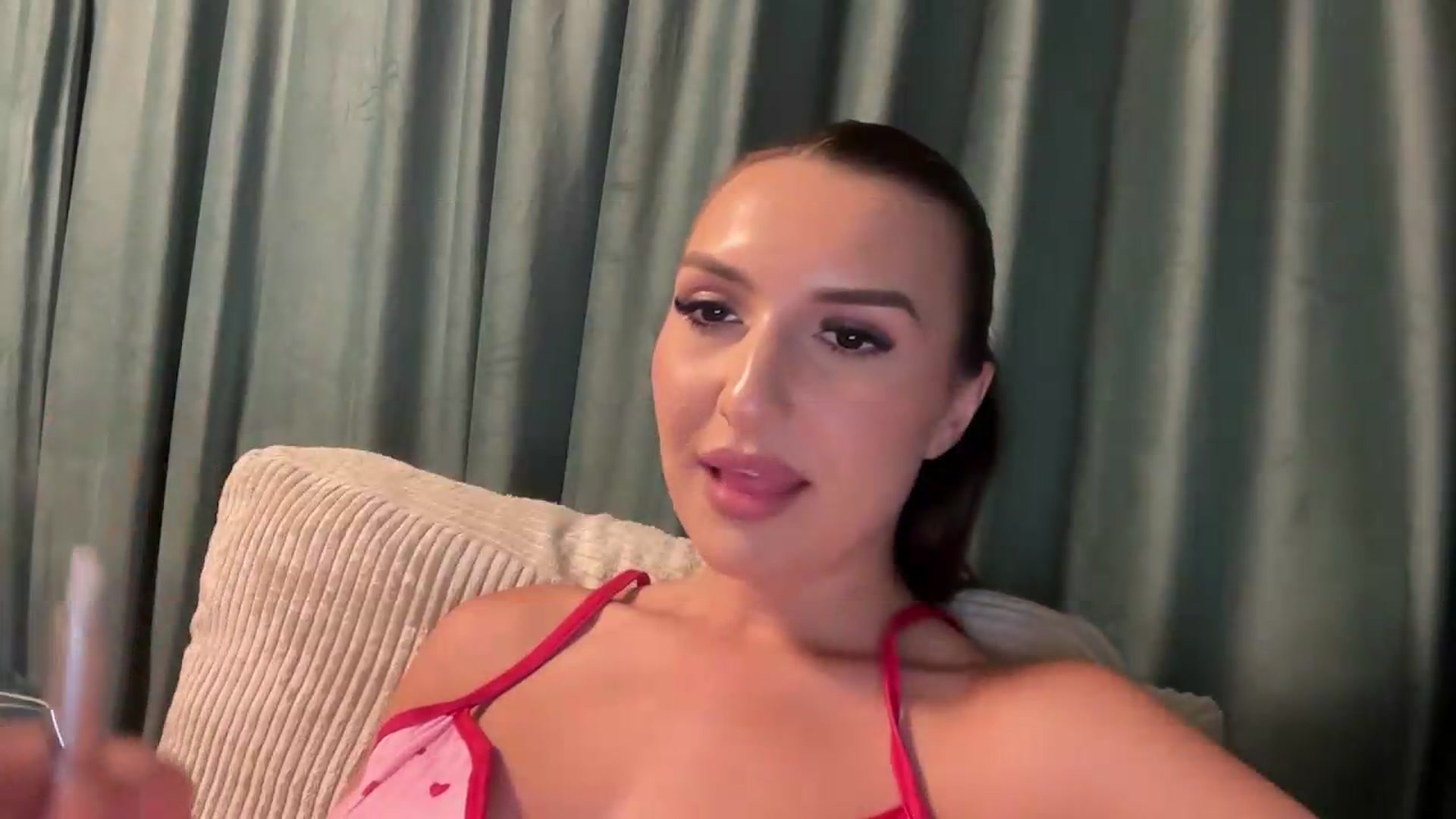 Gallery image thumbnail from PUJIE's myfreecams stream on, 06/26/2026, 16:32 image 19 of 20