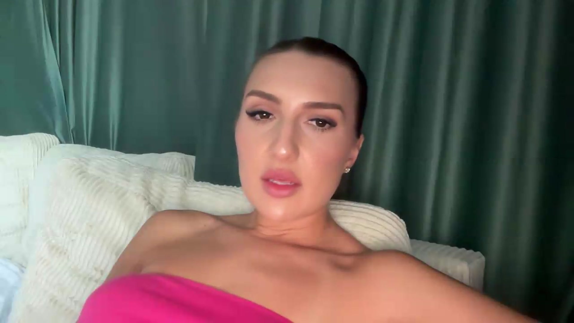 Gallery image thumbnail from PUJIE's myfreecams stream on, 06/30/2026, 17:17 image 12 of 20